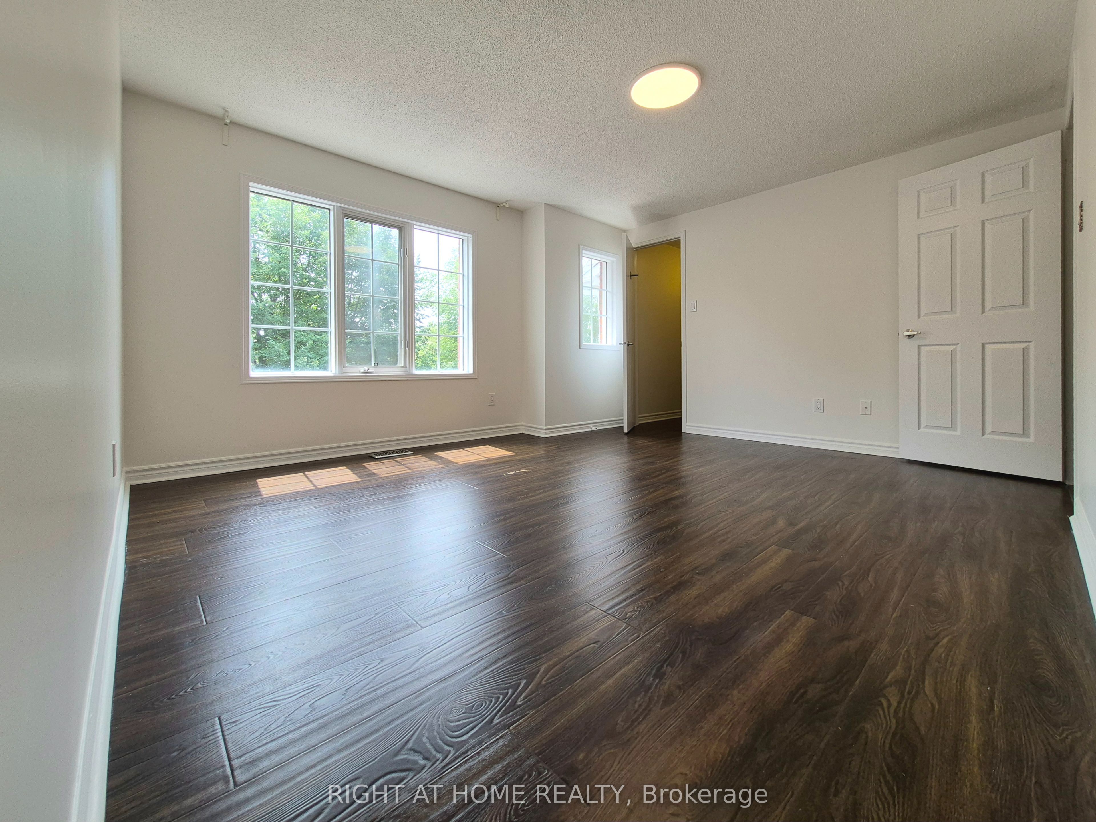 21 Mccullock Crescent Property Photo 16