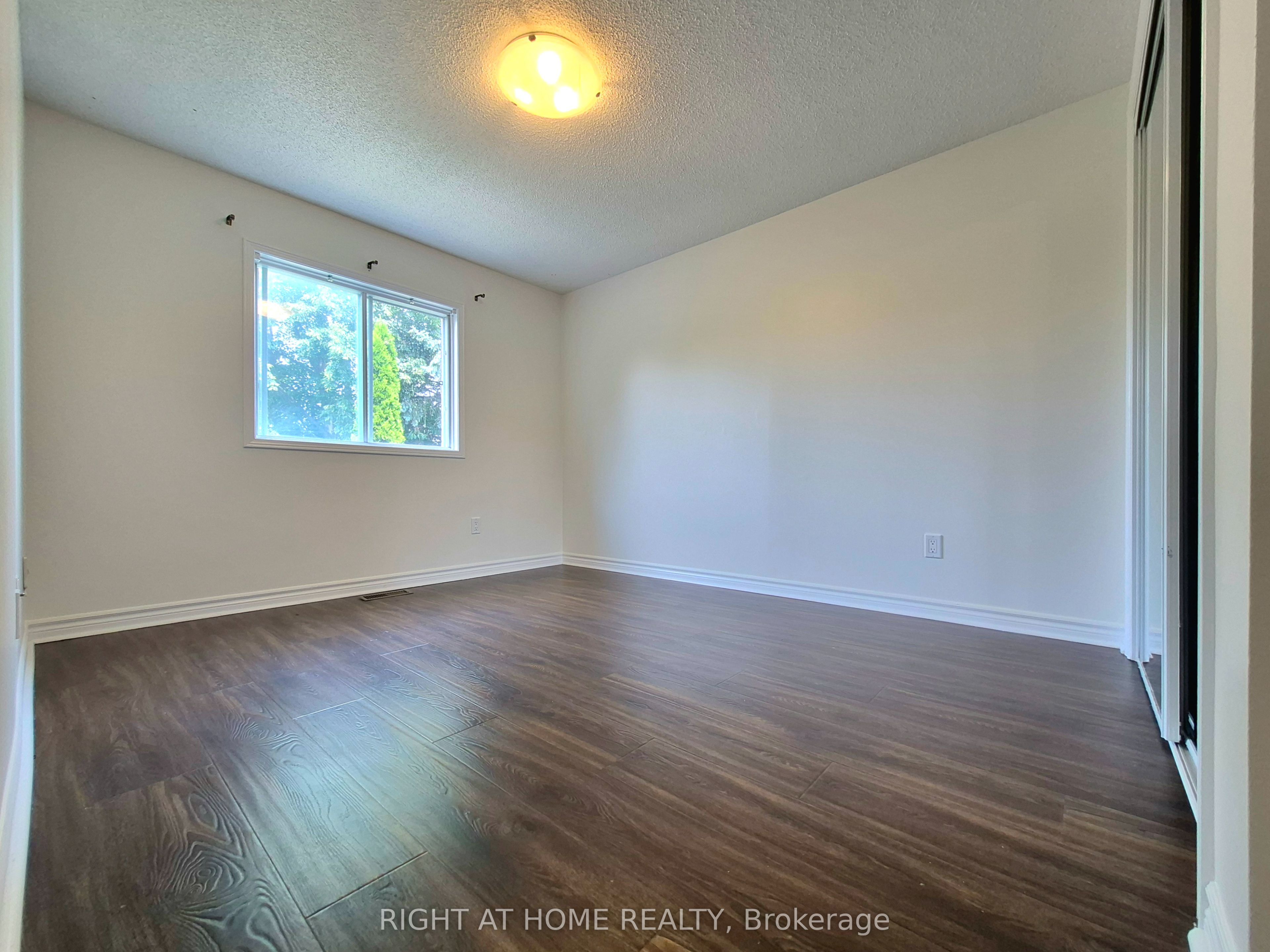 21 Mccullock Crescent Property Photo 23