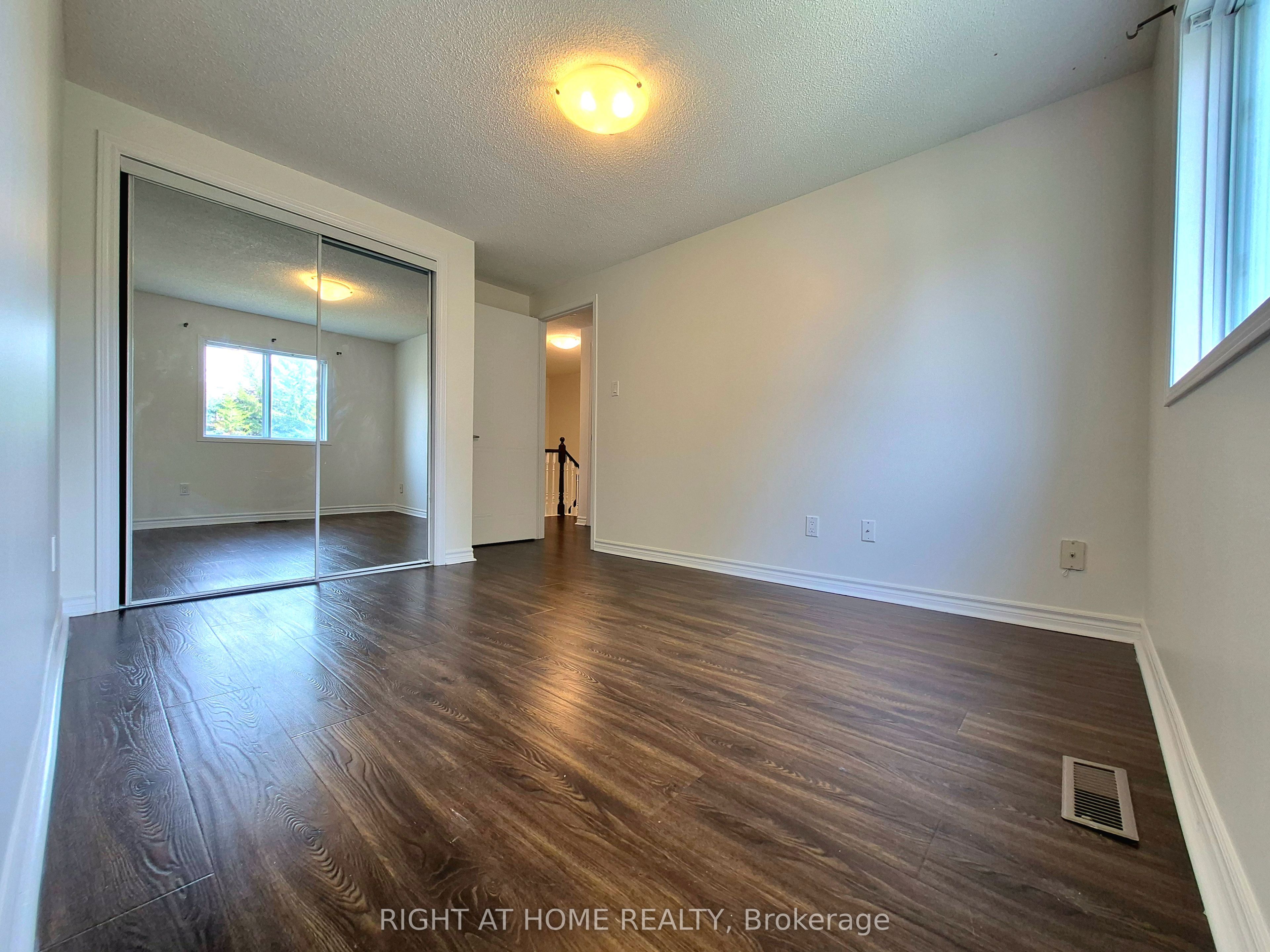 21 Mccullock Crescent Property Photo 24