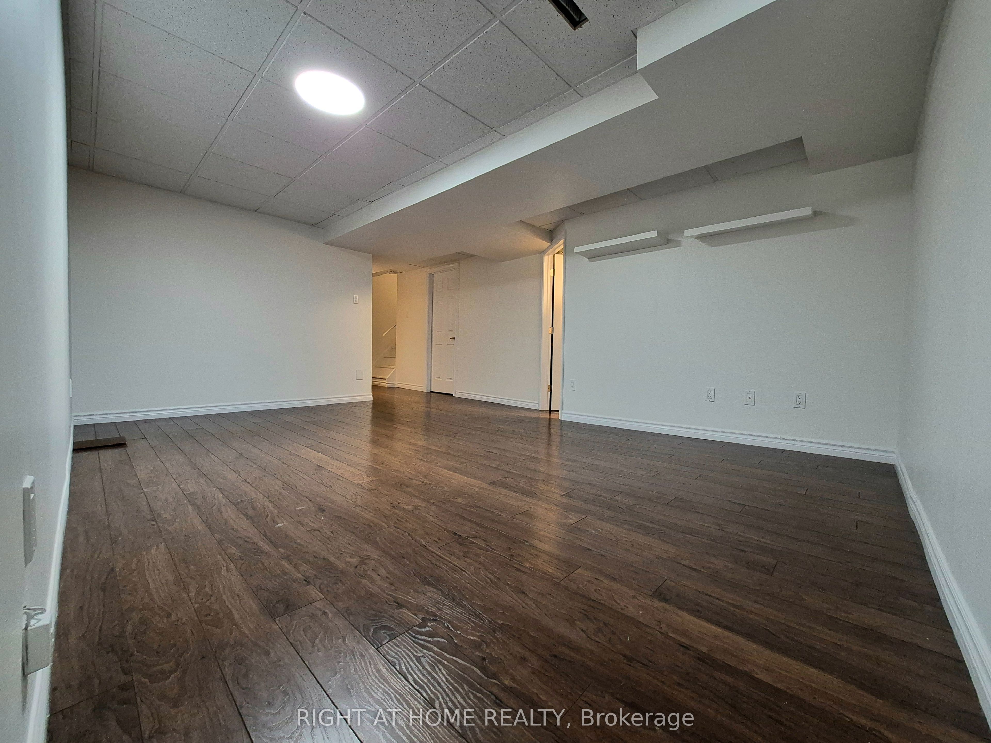 21 Mccullock Crescent Property Photo 27