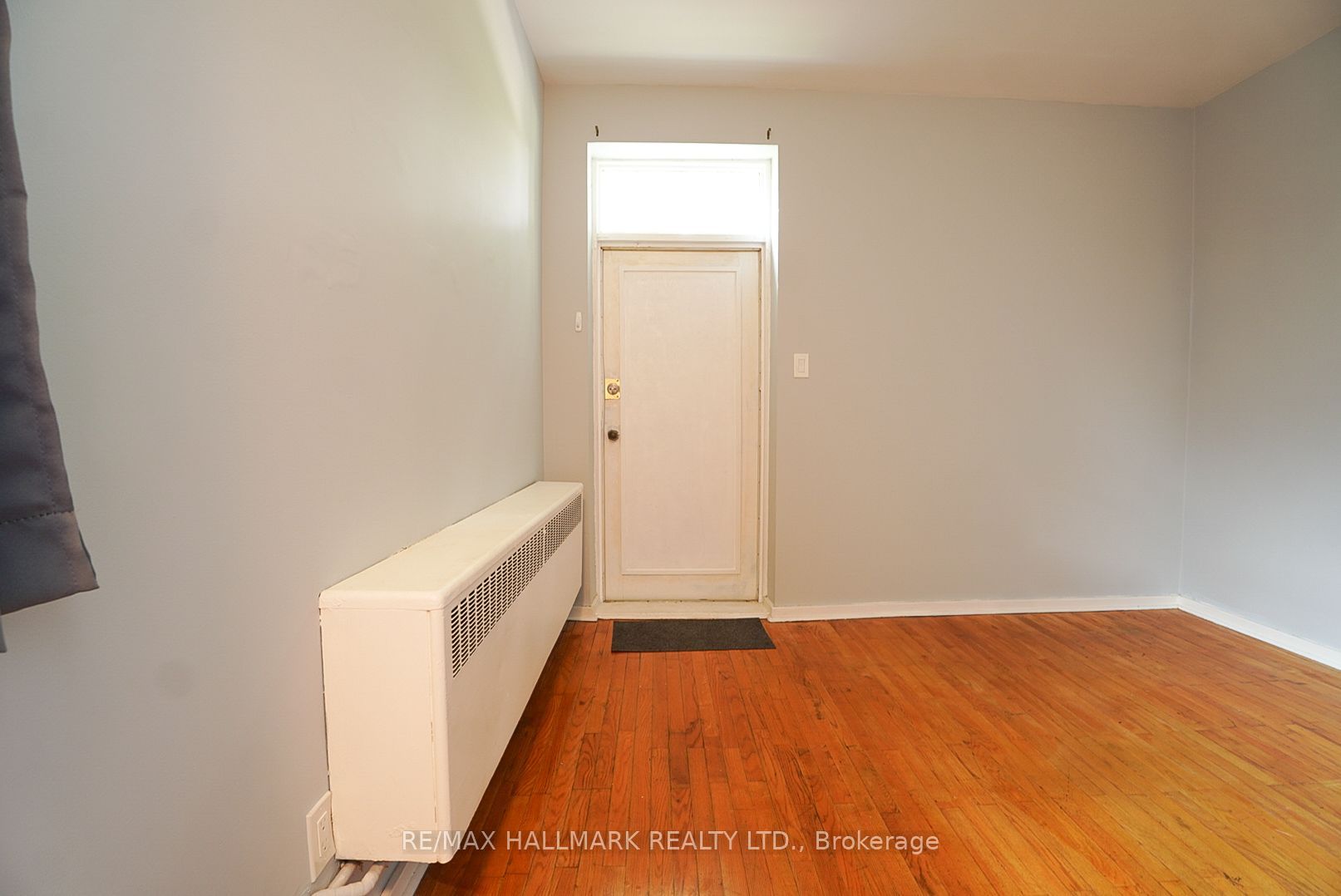 1432 Queen Street E 3 Property Photo 5