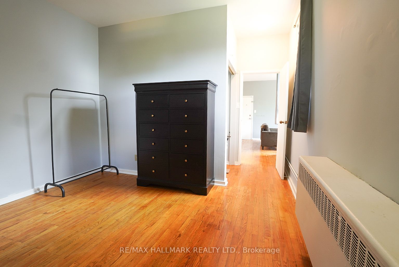 1432 Queen Street E 3 Property Photo 6
