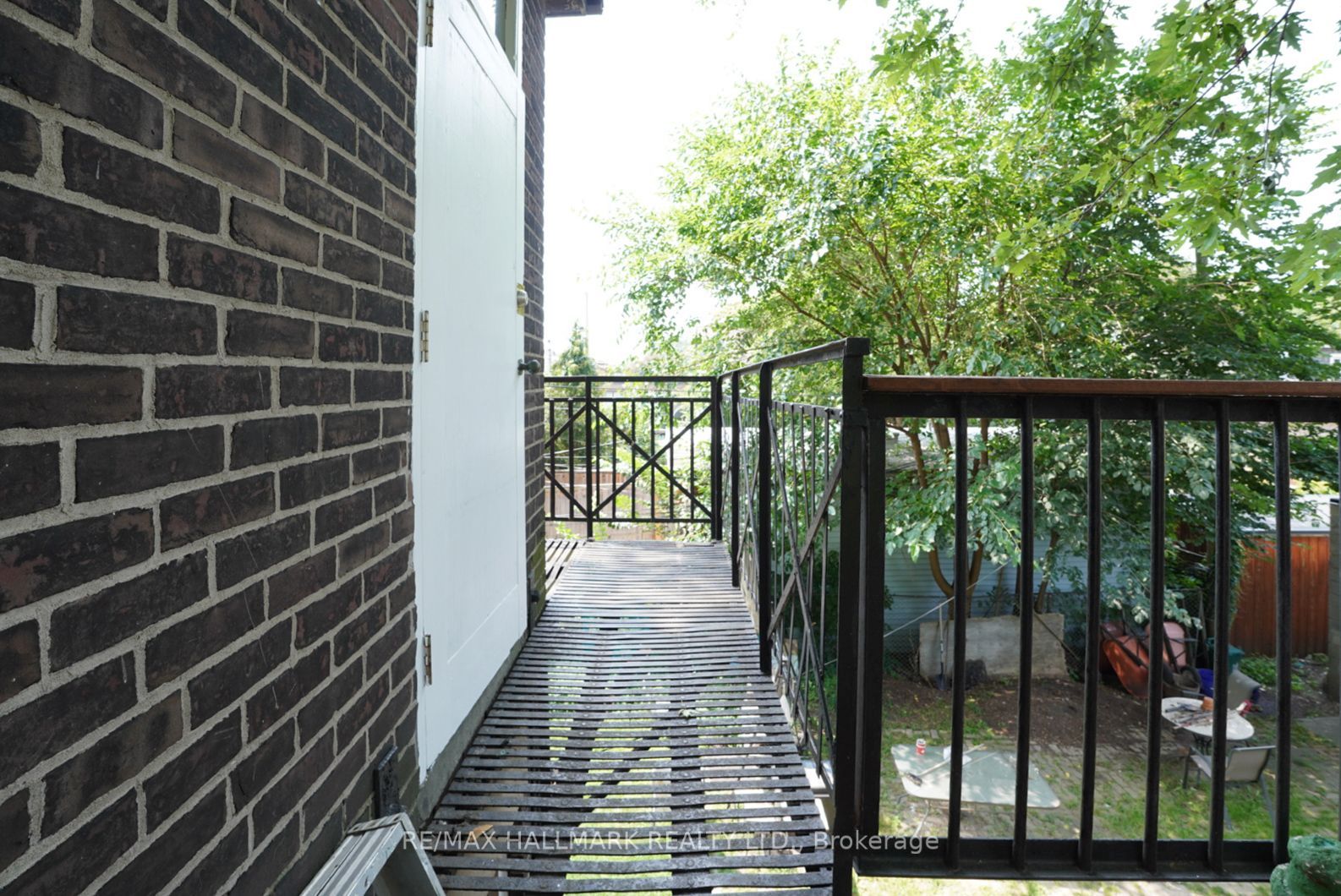 1432 Queen Street E 3 Property Photo 8