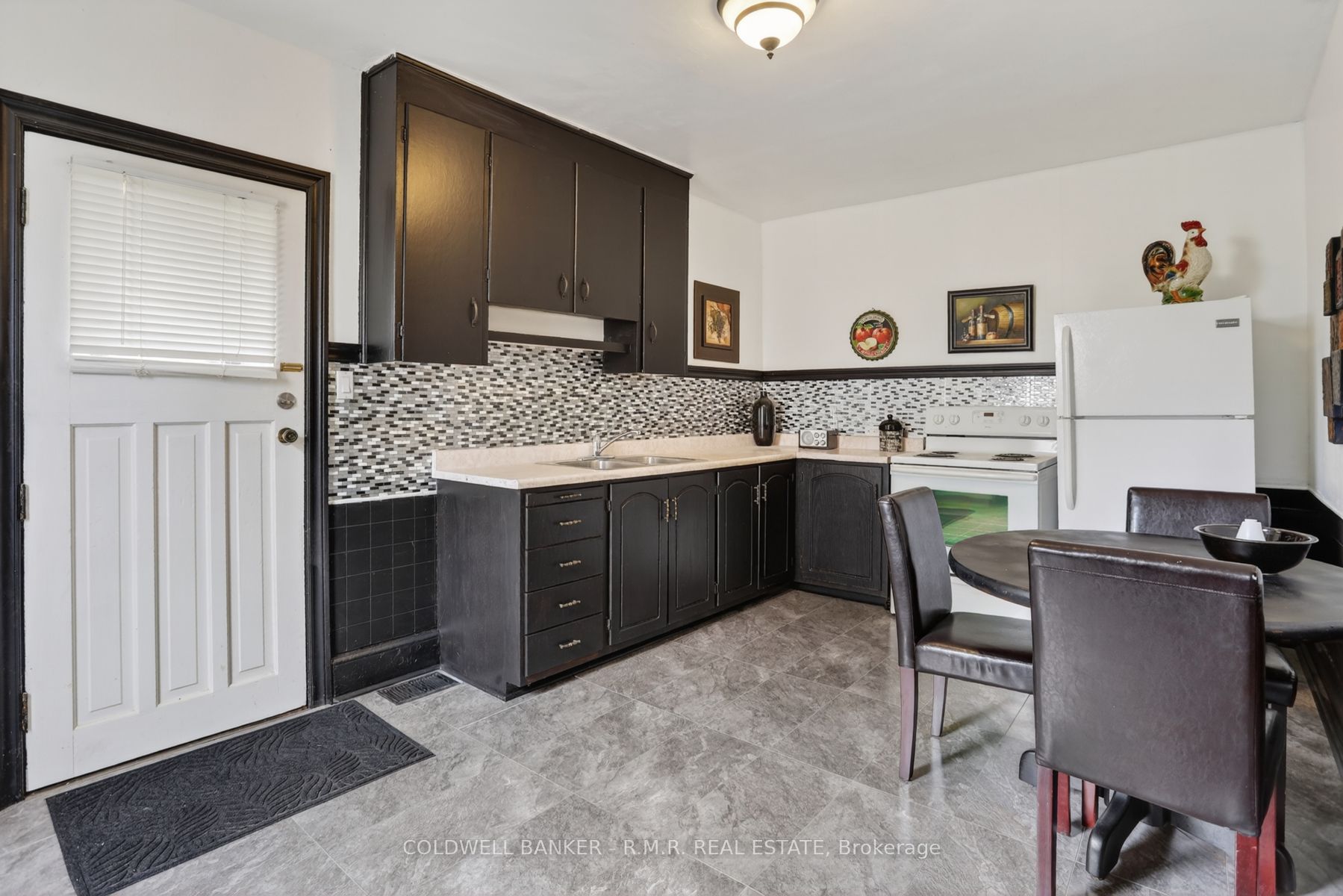 532 Front Street Property Photo 16