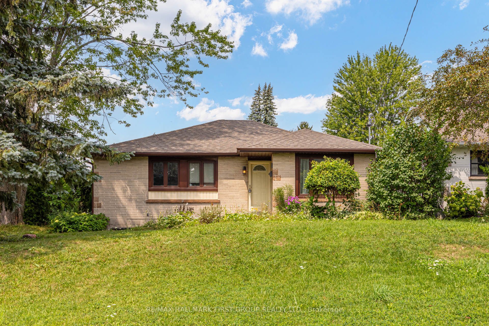 180 Sherwood Avenue Property Photo 1