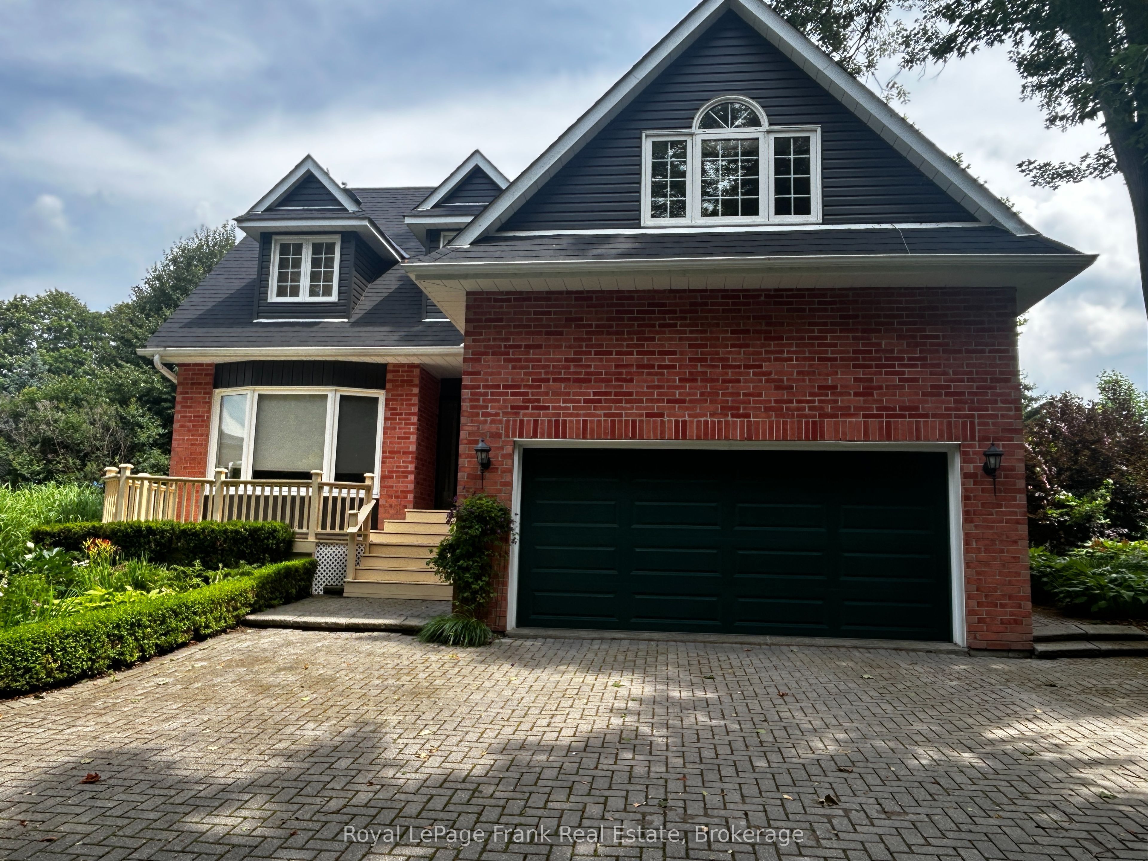 85 Ambleside Drive Property Photo 6