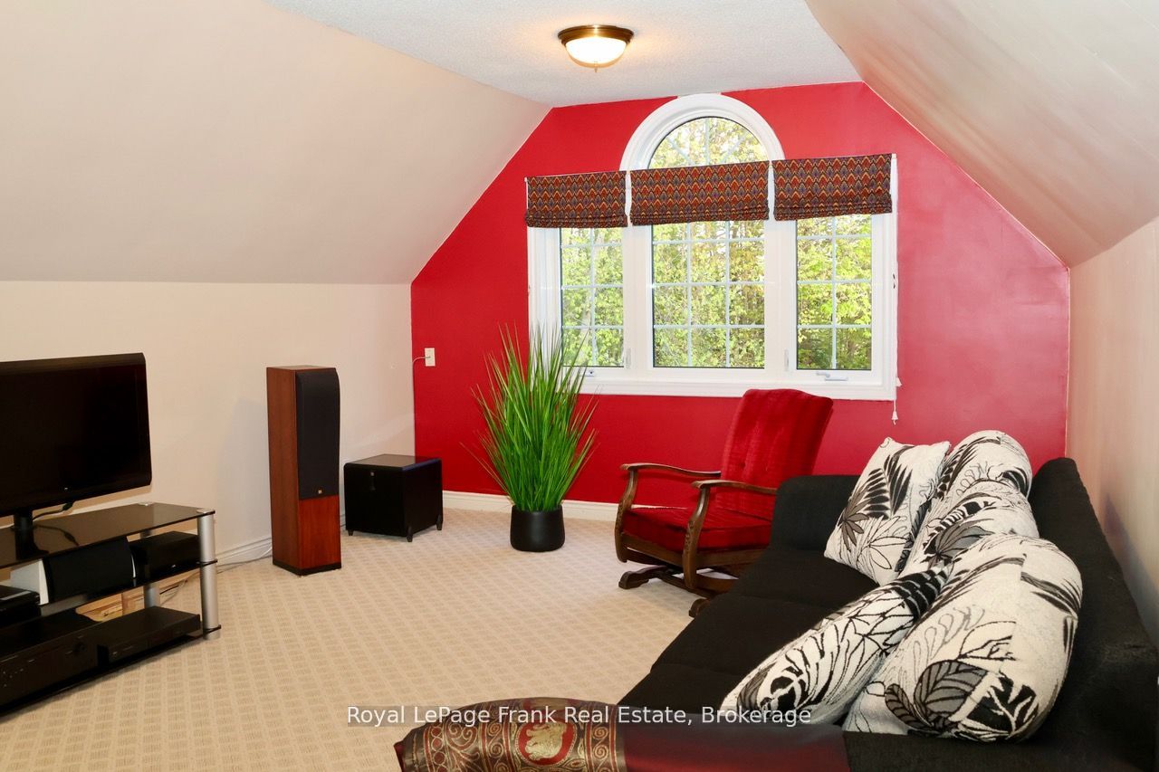 85 Ambleside Drive Property Photo 37