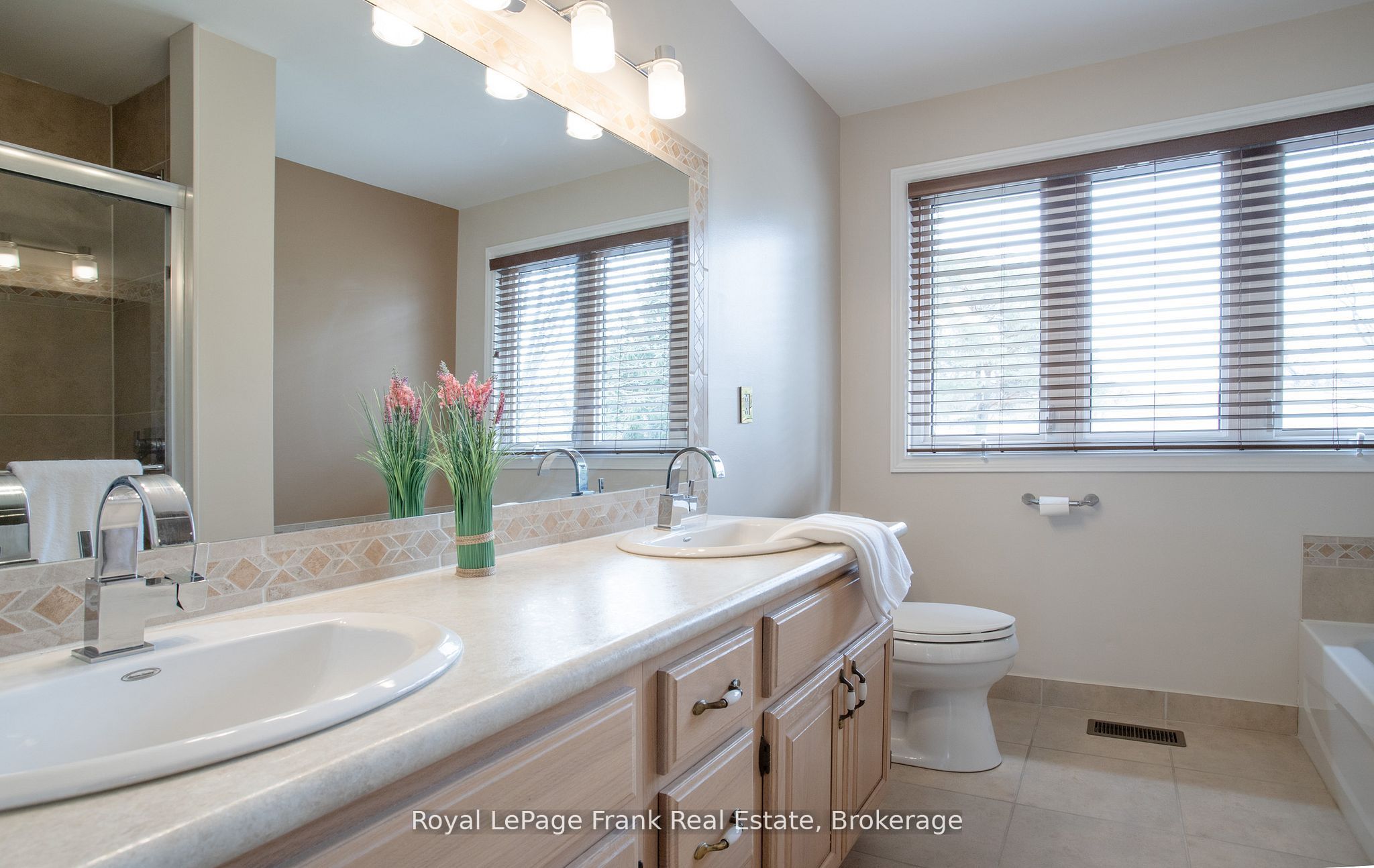 85 Ambleside Drive Property Photo 38