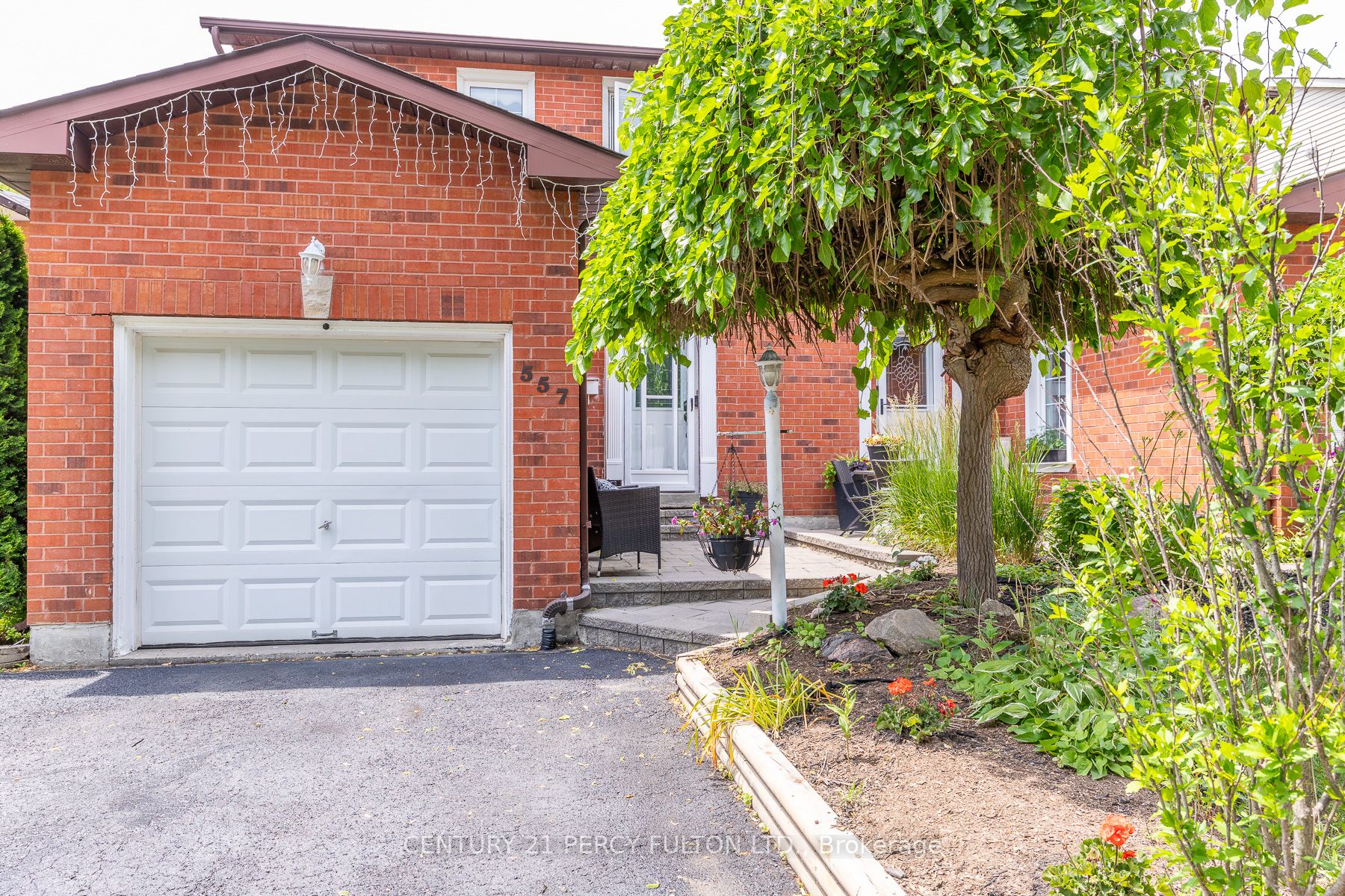 557 Cobblehill Drive Property Photo 3