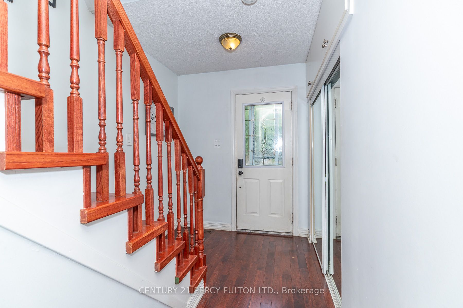 557 Cobblehill Drive Property Photo 6