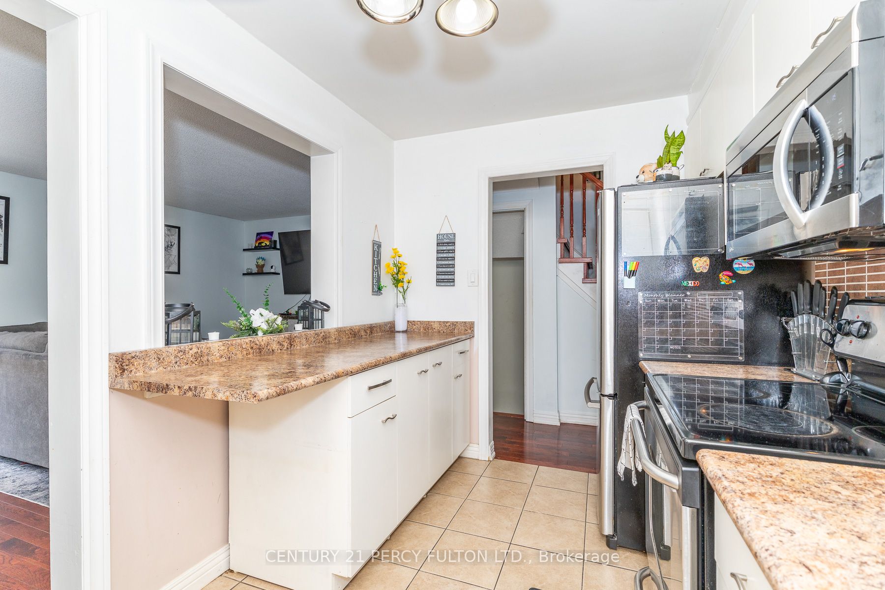 557 Cobblehill Drive Property Photo 10