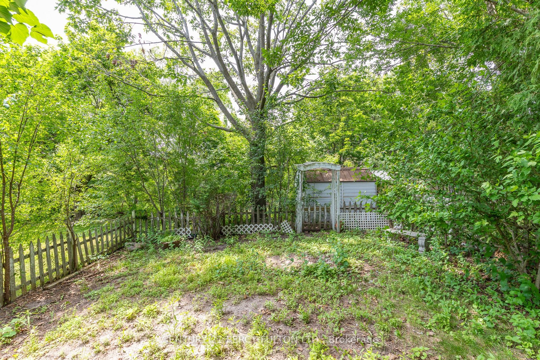 557 Cobblehill Drive Property Photo 41