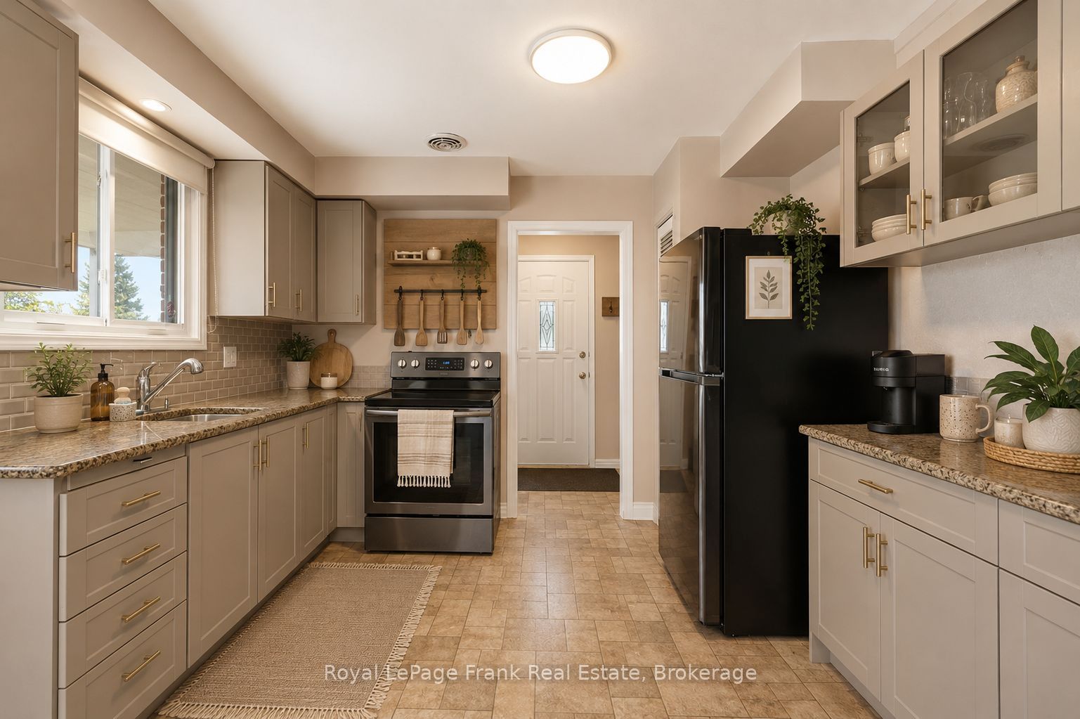 185 Athabasca Street Property Photo 8