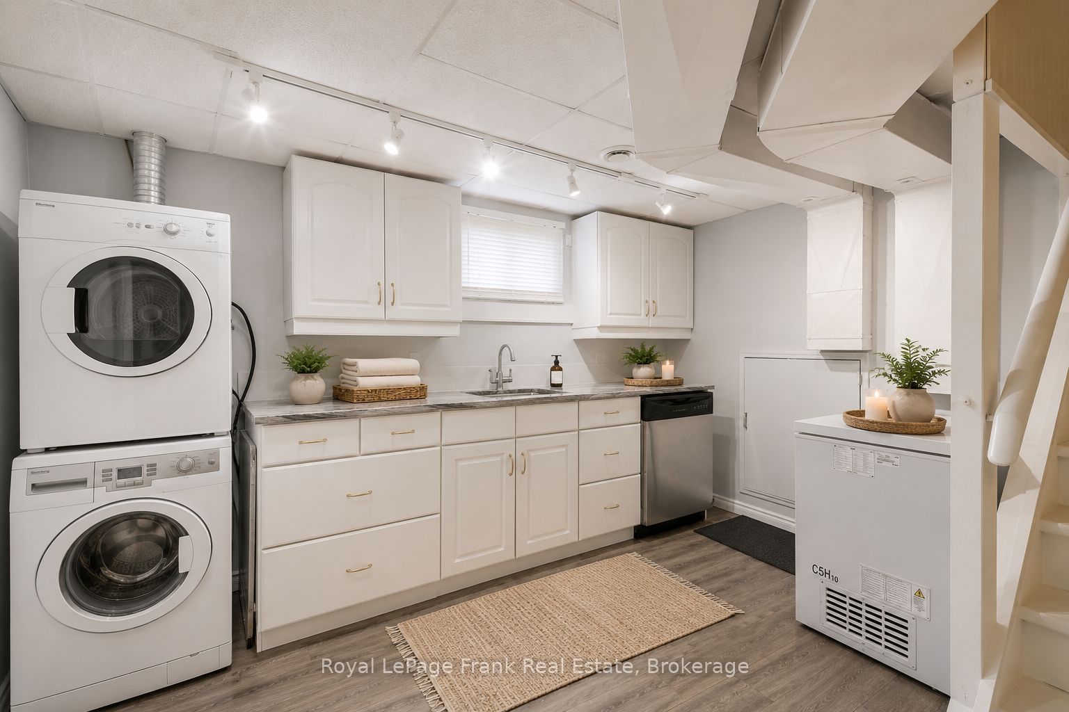 185 Athabasca Street Property Photo 22