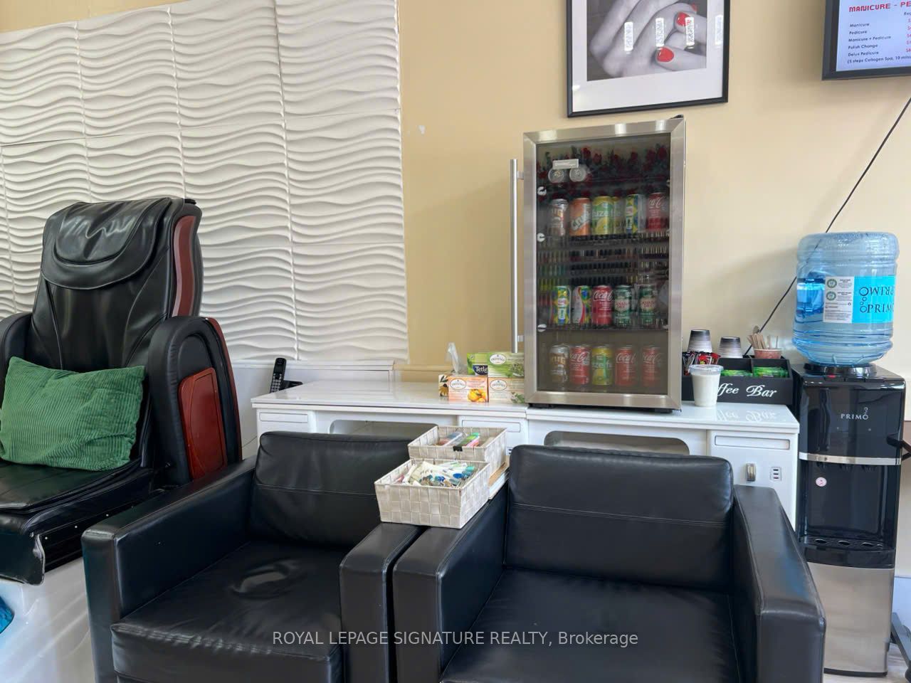 2195 Queen Street E Property Photo 5