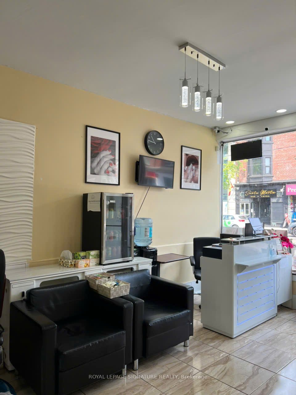 2195 Queen Street E Property Photo 13