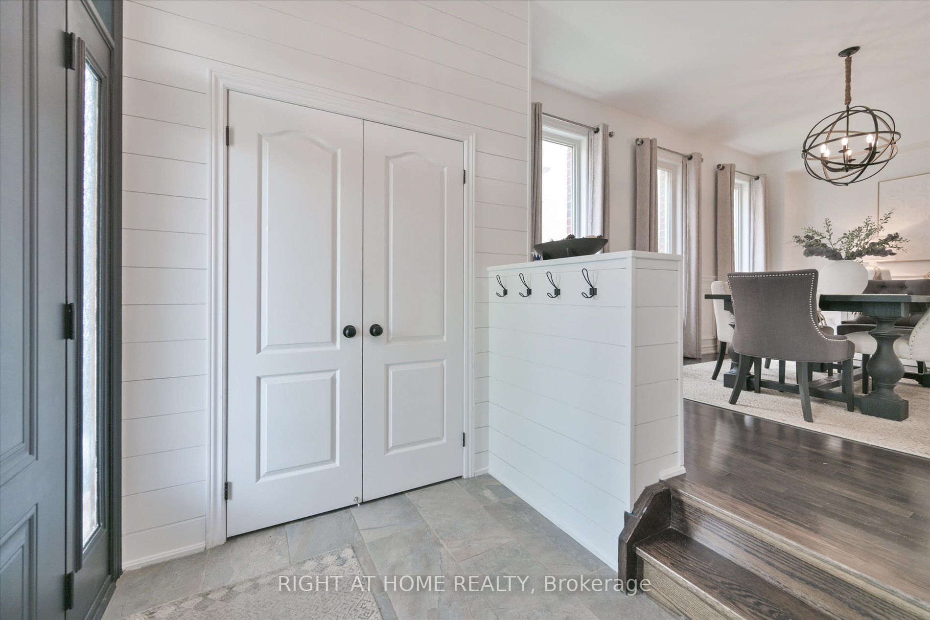 1259 Aldsworth Crescent Property Photo 4