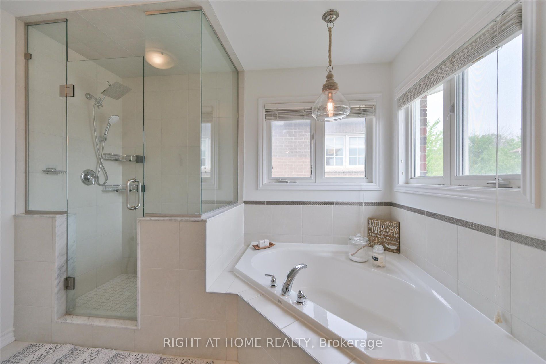 1259 Aldsworth Crescent Property Photo 24