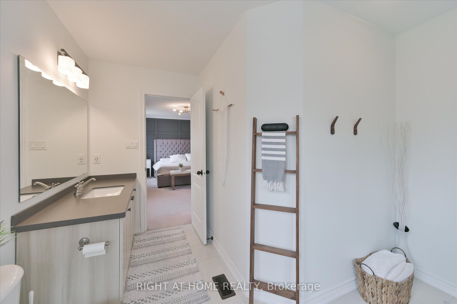 1259 Aldsworth Crescent Property Photo 25