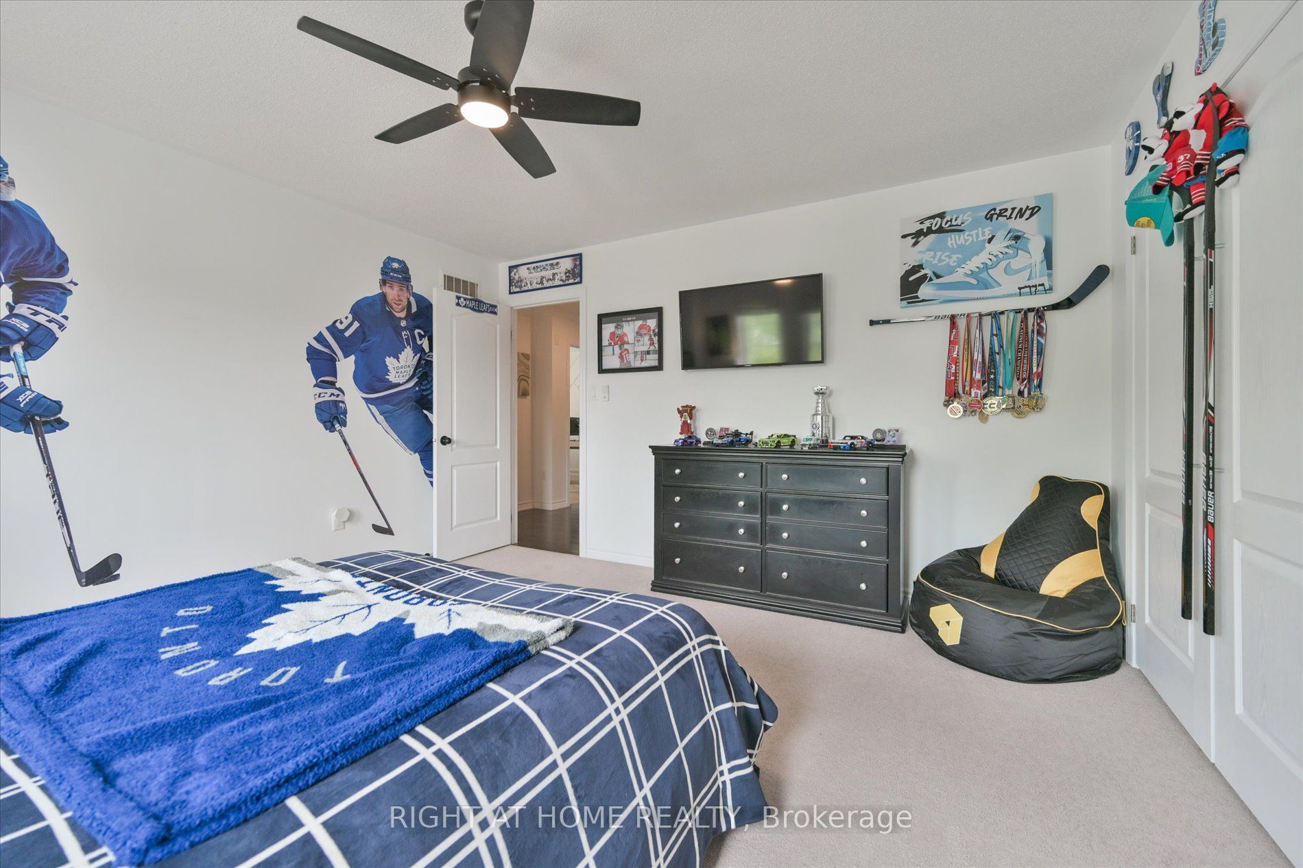 1259 Aldsworth Crescent Property Photo 28