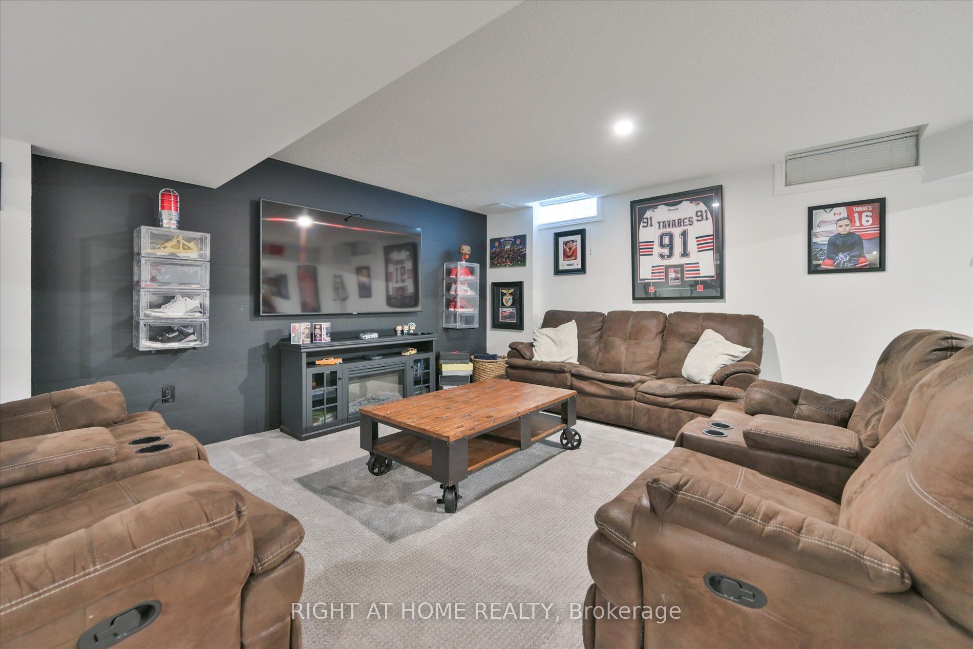 1259 Aldsworth Crescent Property Photo 33