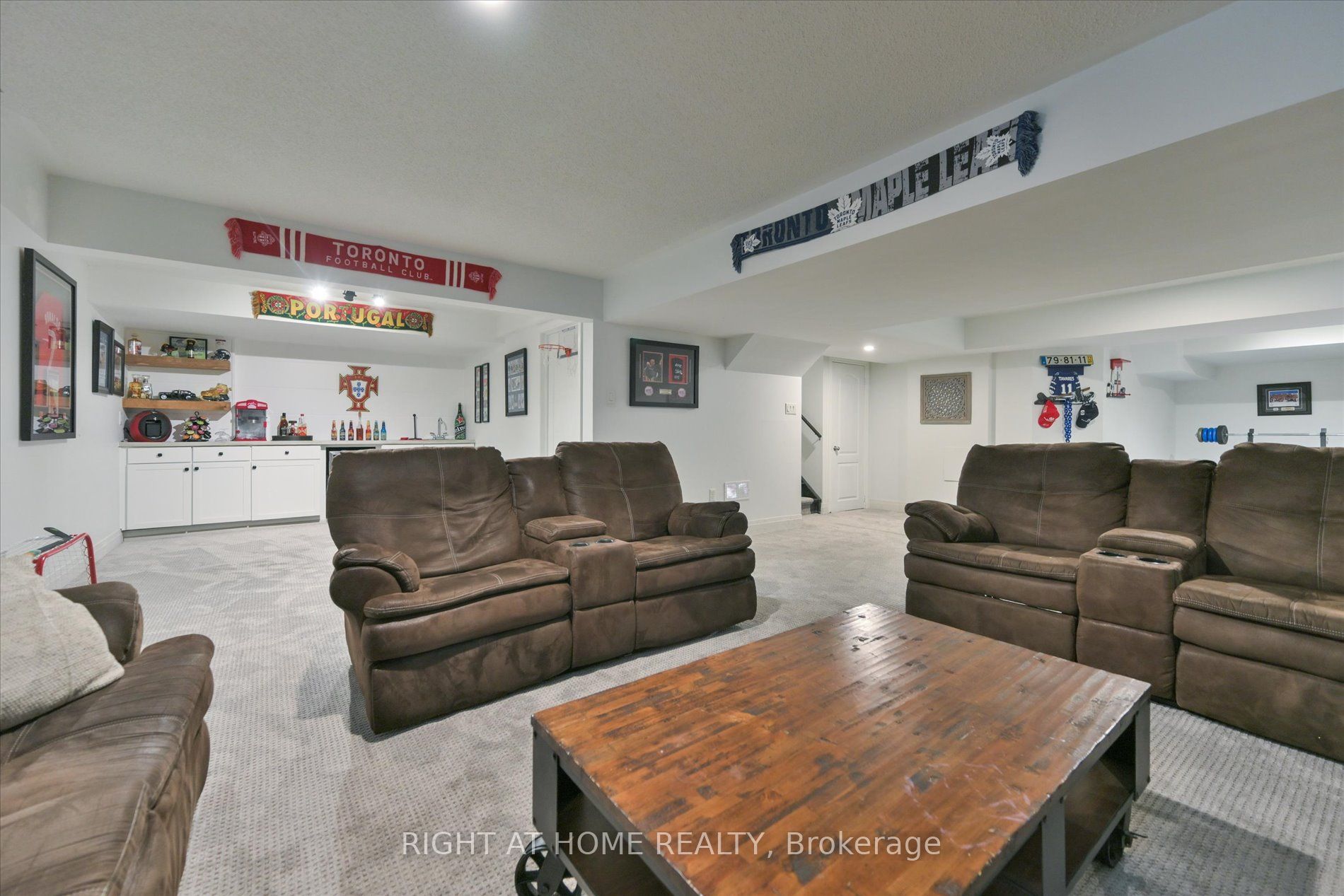 1259 Aldsworth Crescent Property Photo 34