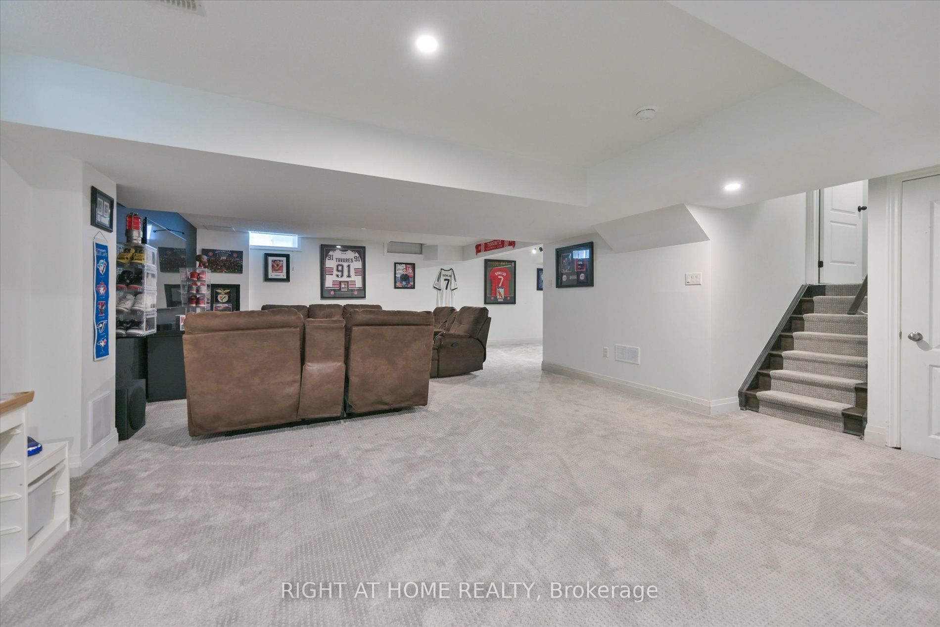 1259 Aldsworth Crescent Property Photo 38