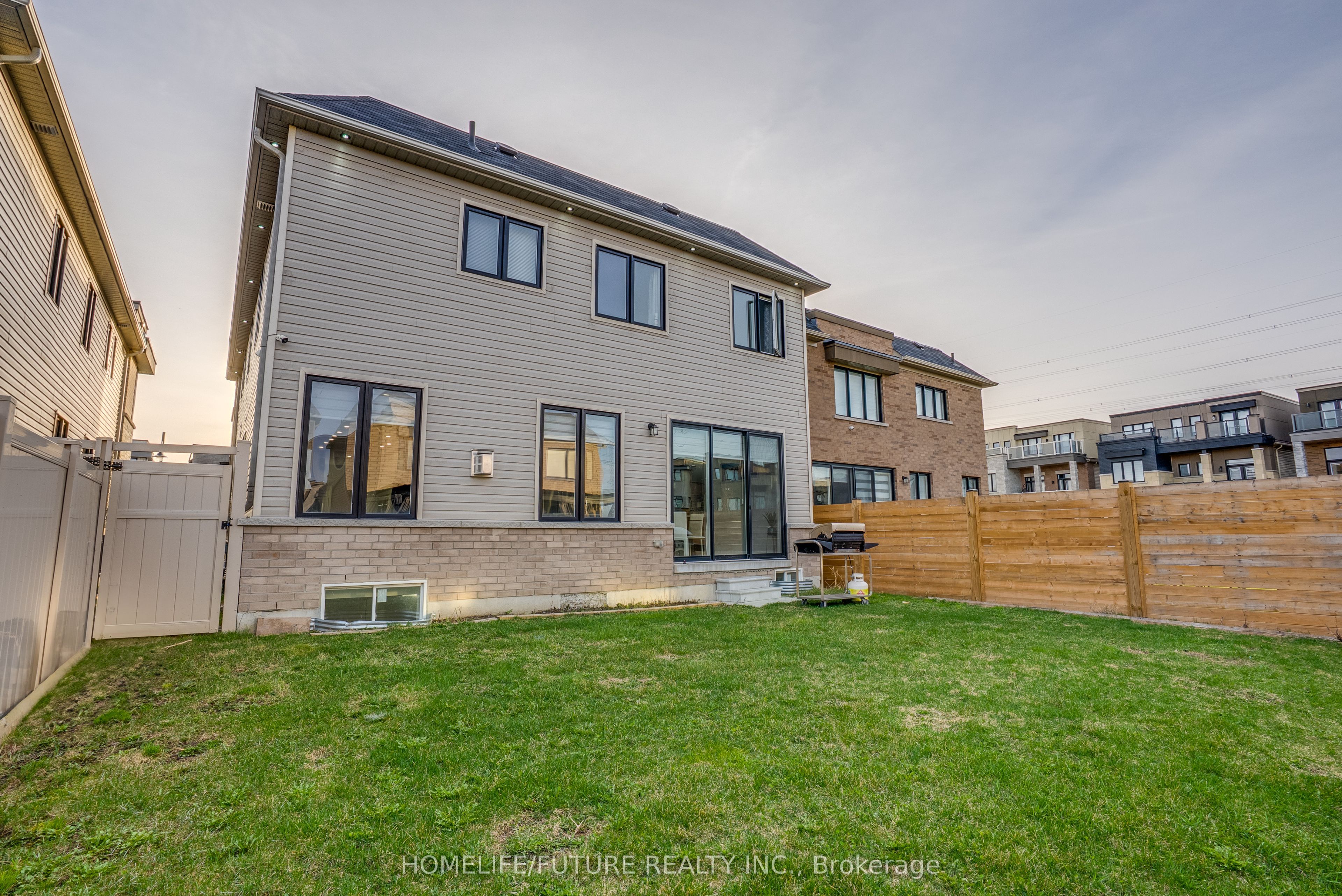 47 Clipper Lane Property Photo 32