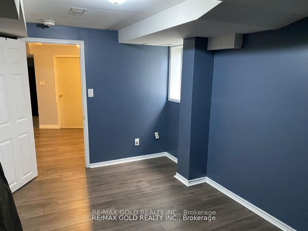 27 Middlecote Drive Bsmt Property Photo 7