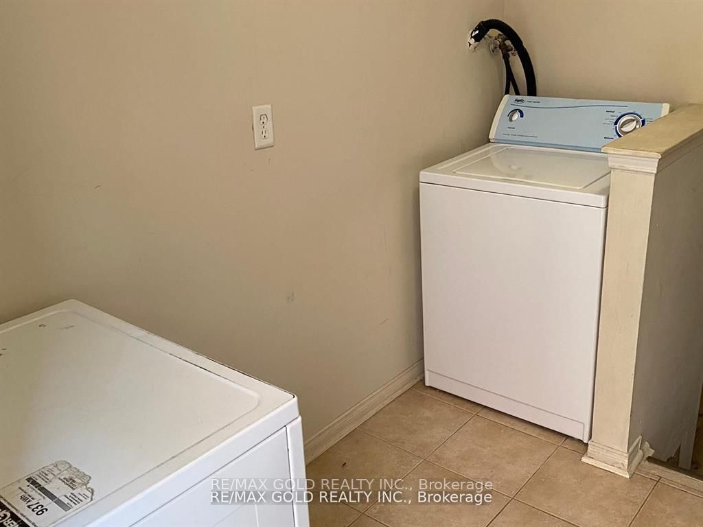 27 Middlecote Drive Bsmt Property Photo 10