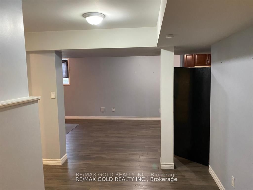 27 Middlecote Drive Bsmt Property Photo 22