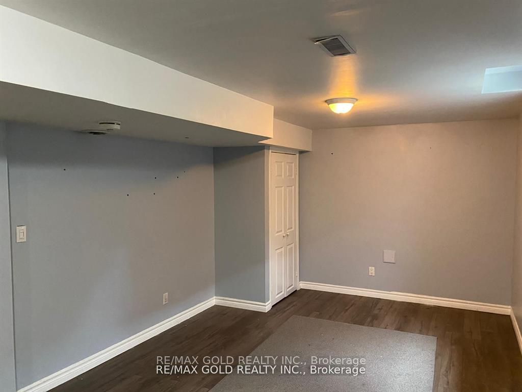 27 Middlecote Drive Bsmt Property Photo 25