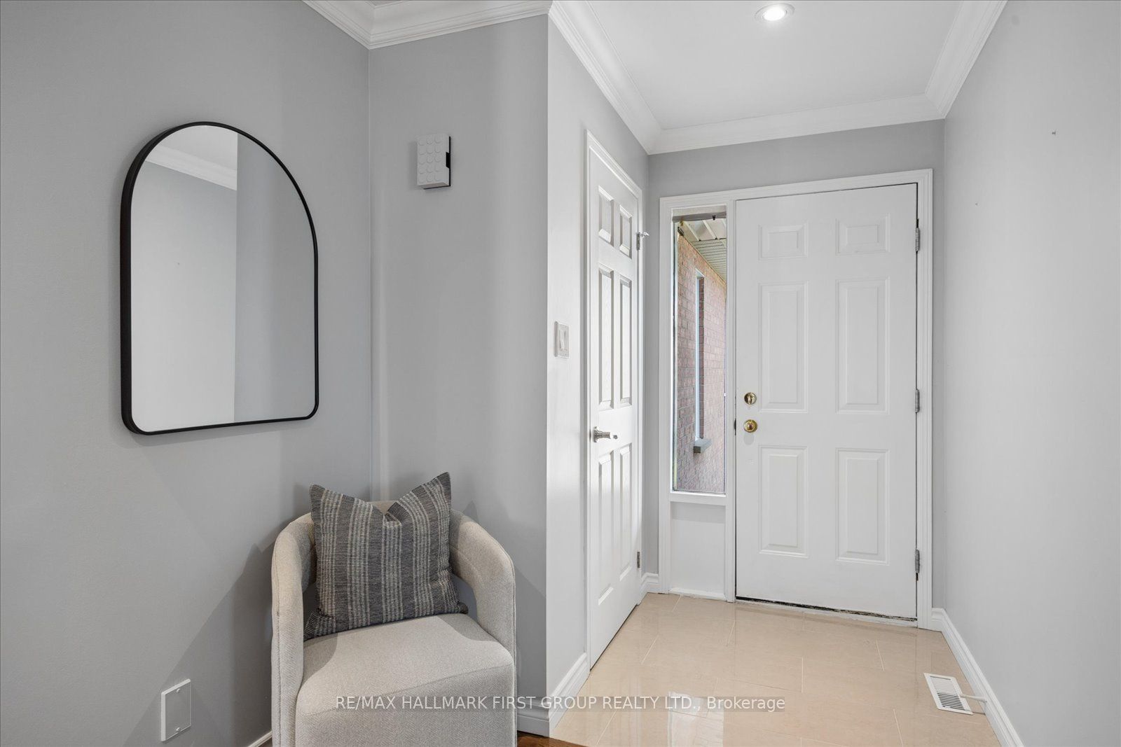 77 Willowbrook Drive Property Photo 2