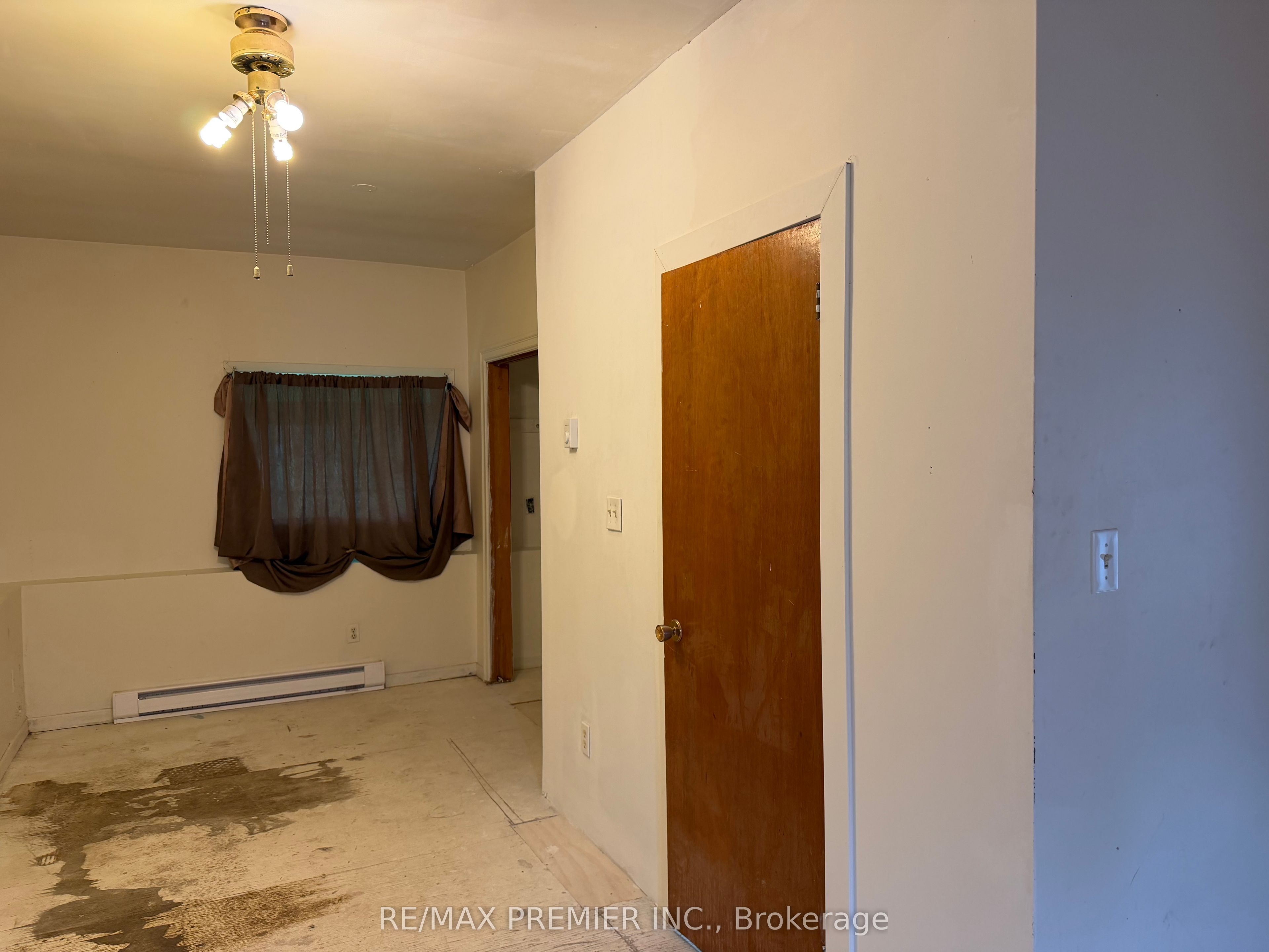 277 Gibbons Street Property Photo 4