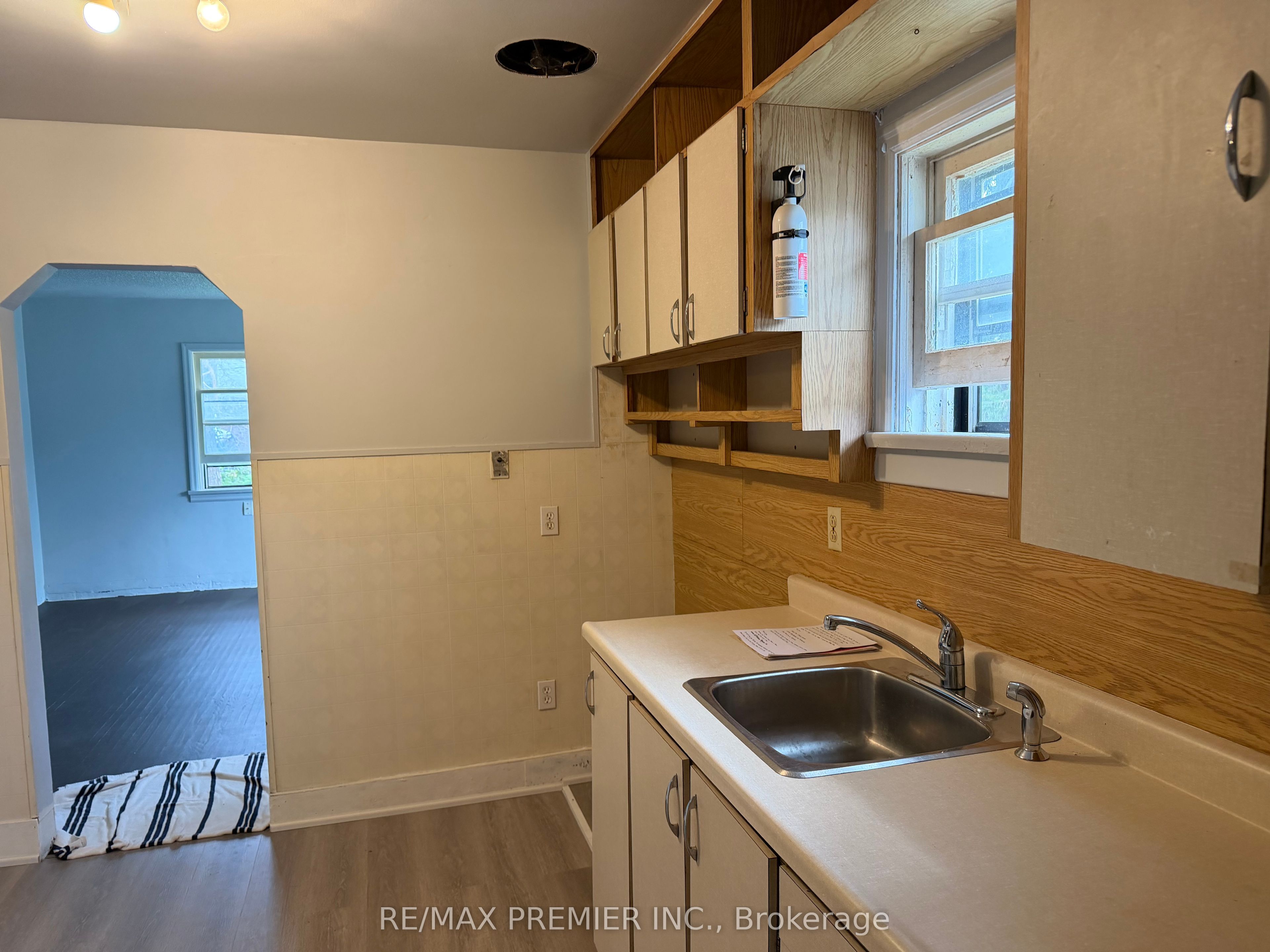 277 Gibbons Street Property Photo 6