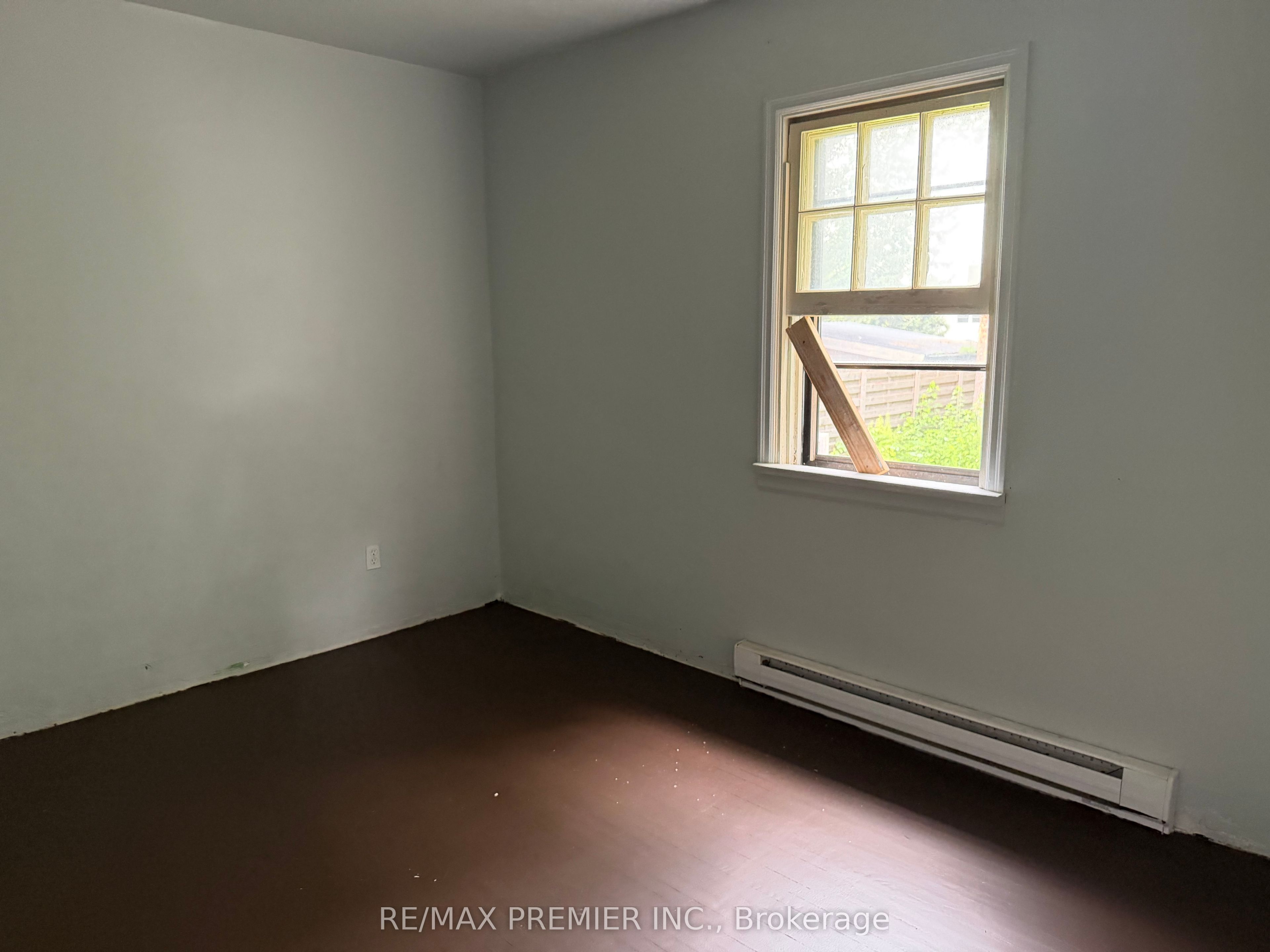 277 Gibbons Street Property Photo 9