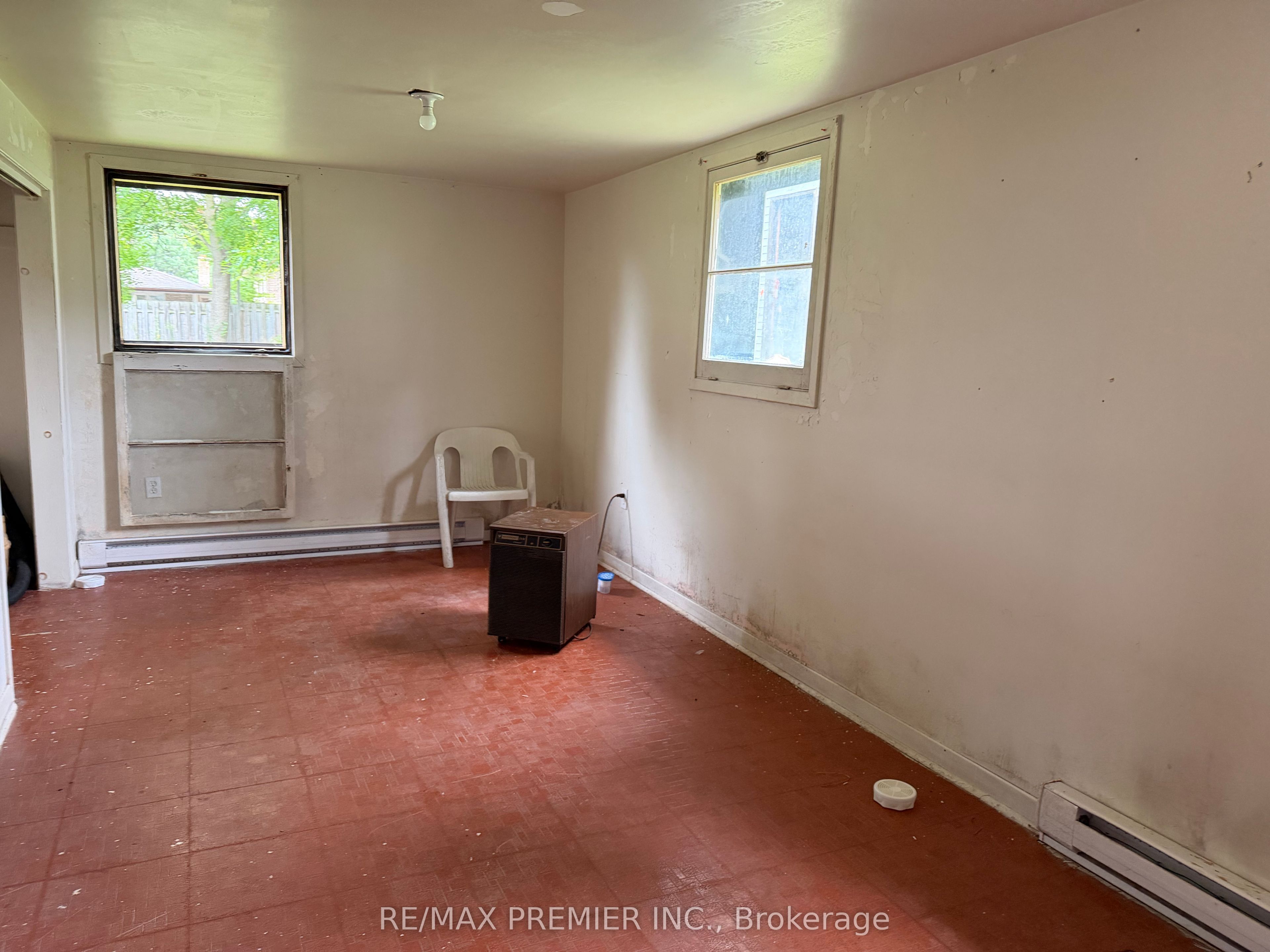277 Gibbons Street Property Photo 10