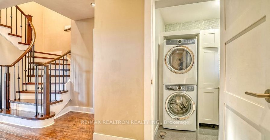 90 Oke Road Main Floor Property Photo 6