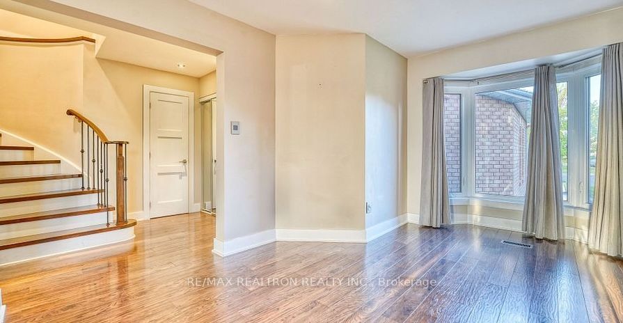 90 Oke Road Main Floor Property Photo 10