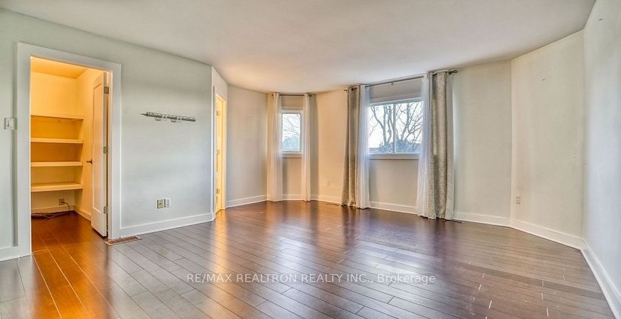 90 Oke Road Main Floor Property Photo 18