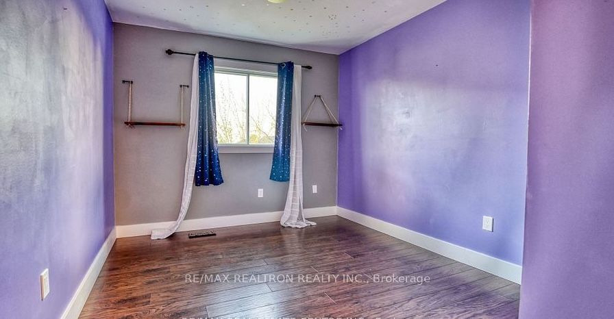 90 Oke Road Main Floor Property Photo 23