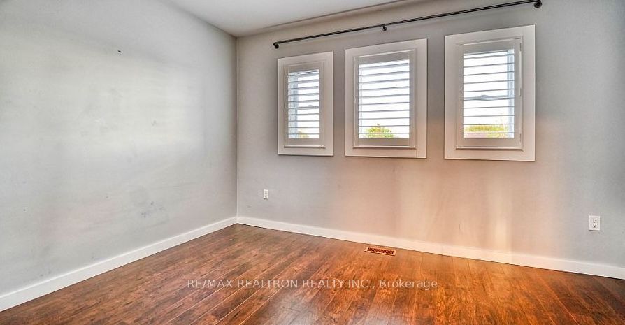 90 Oke Road Main Floor Property Photo 26