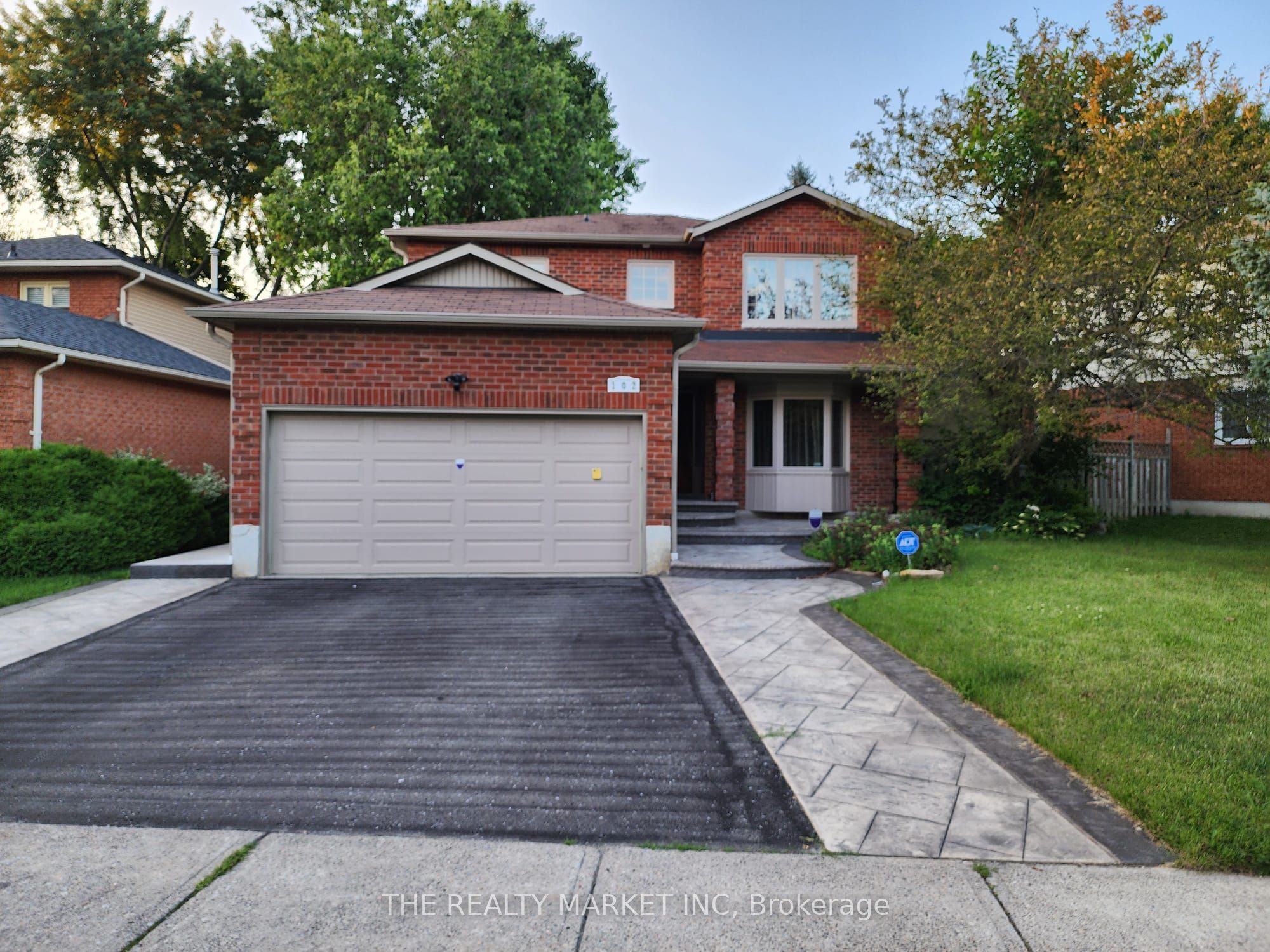 102 William Stephenson Drive Property Photo 1