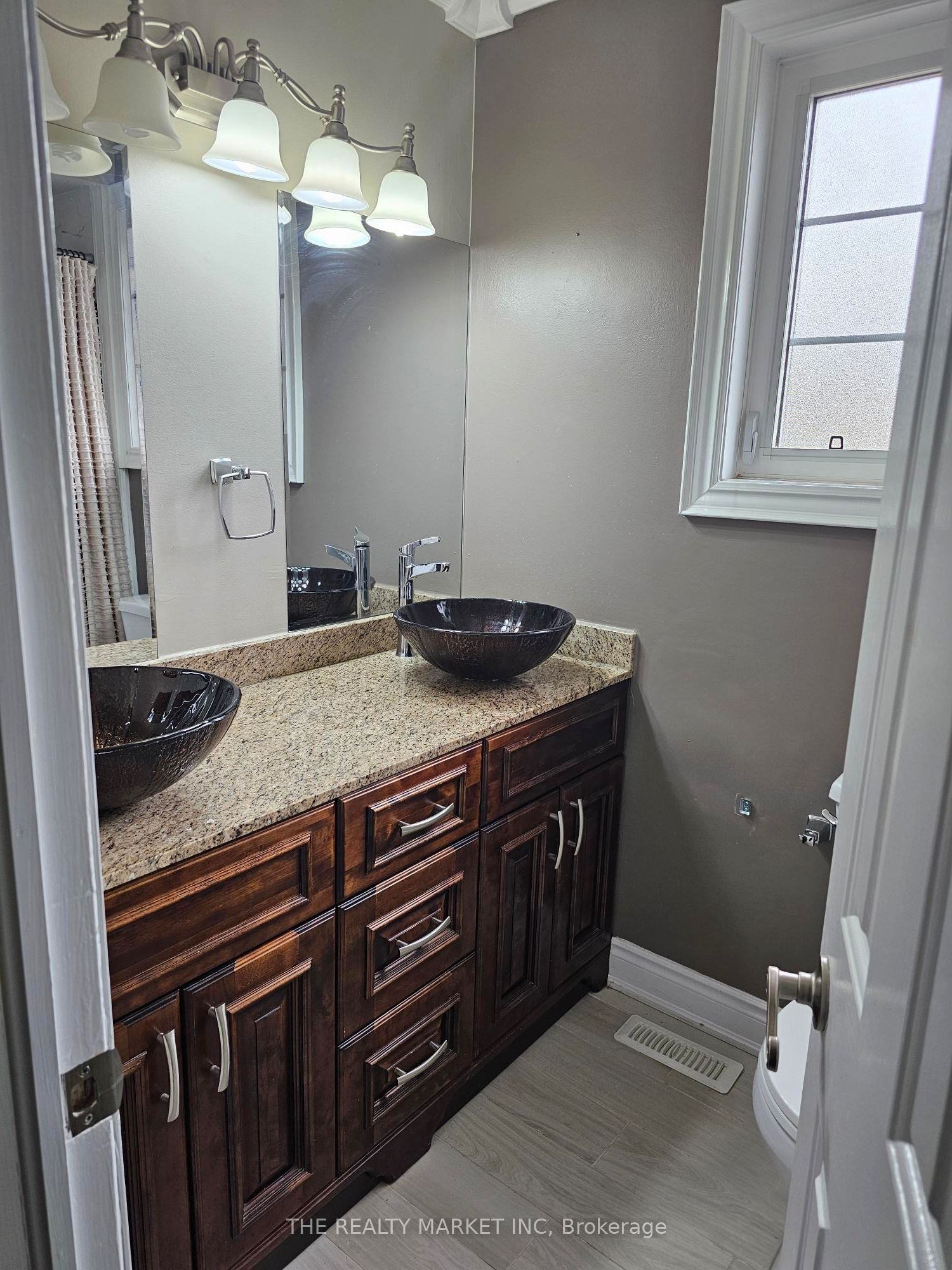 102 William Stephenson Drive Property Photo 6