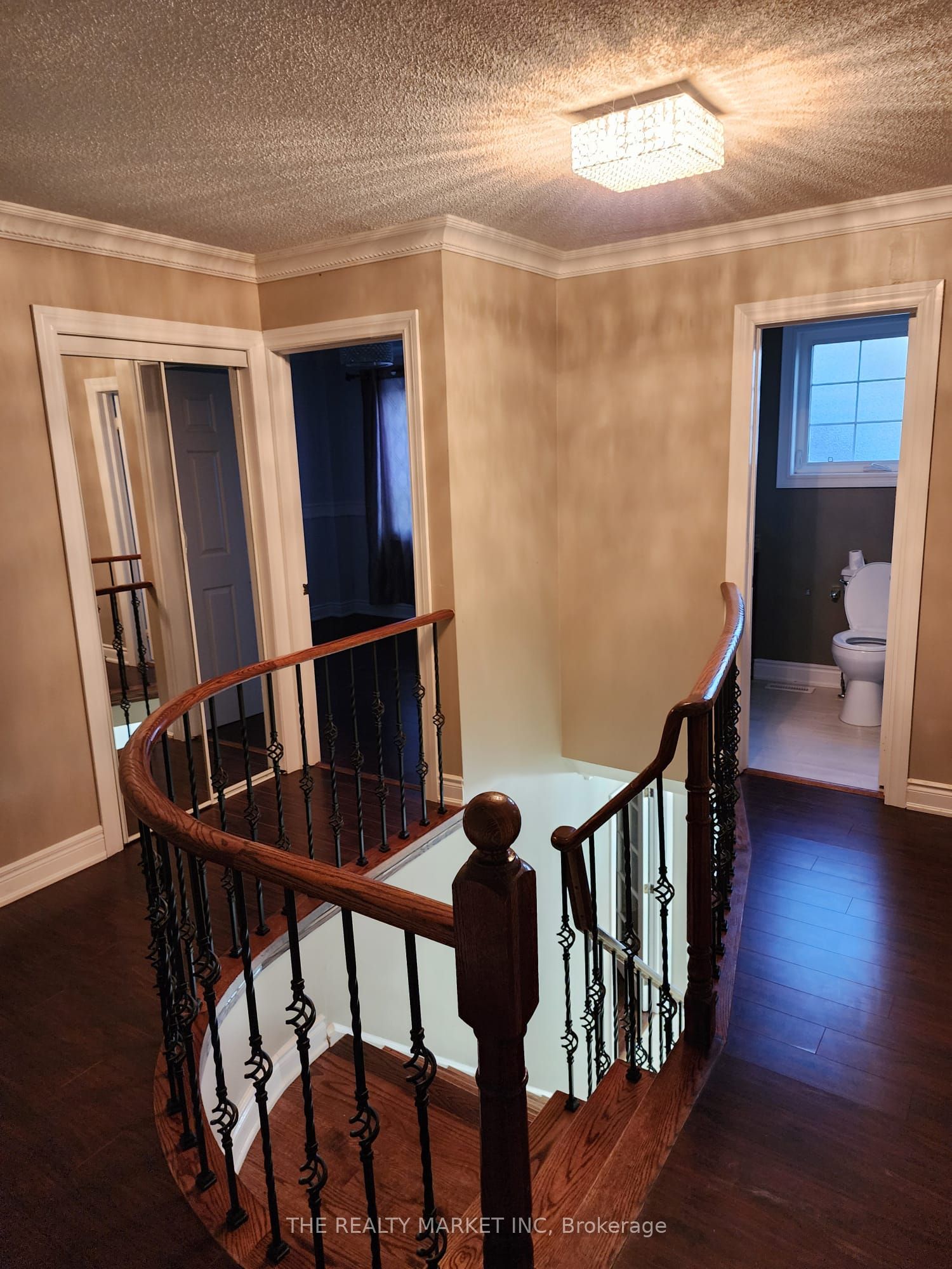 102 William Stephenson Drive Property Photo 8