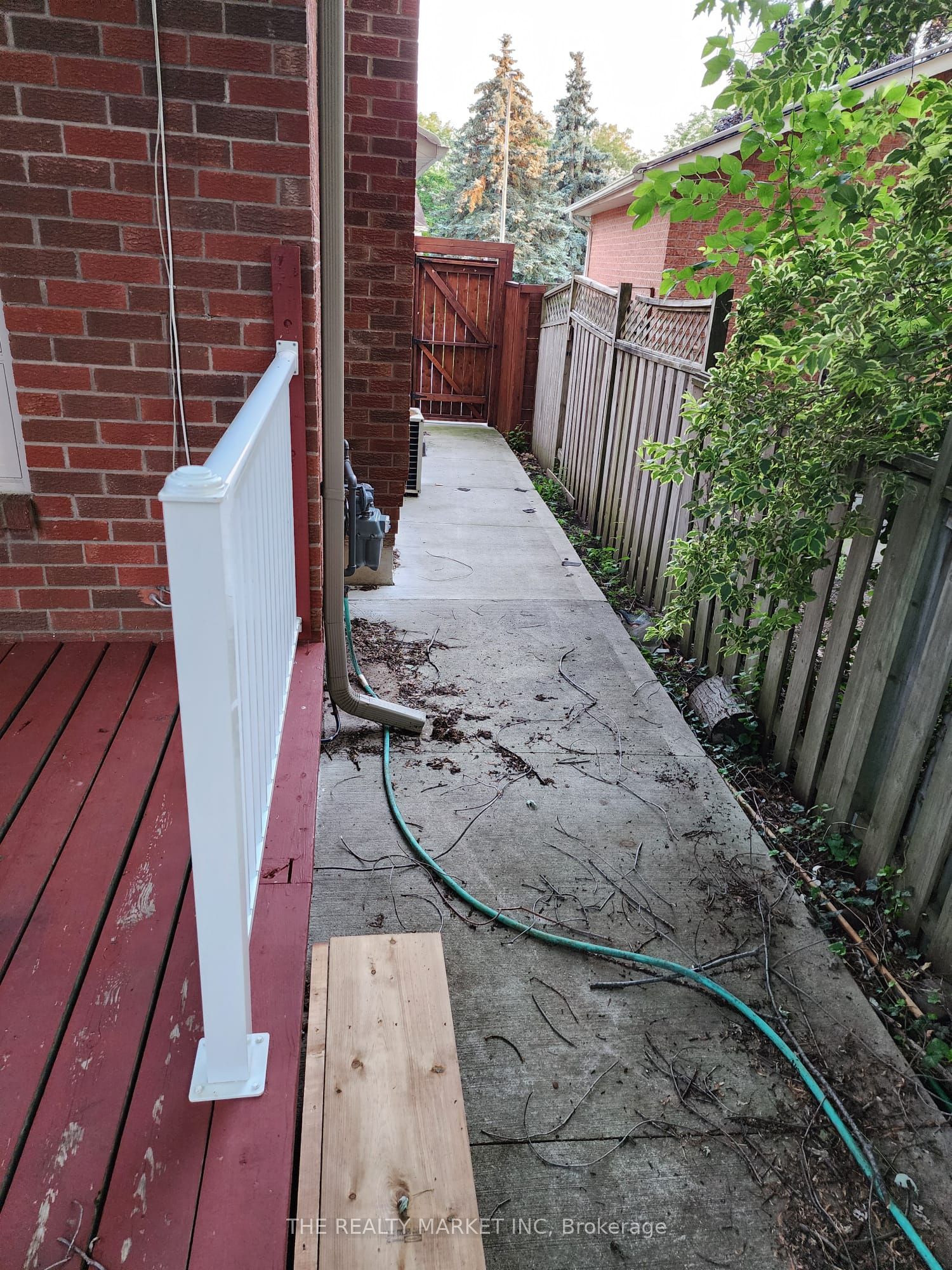 102 William Stephenson Drive Property Photo 11