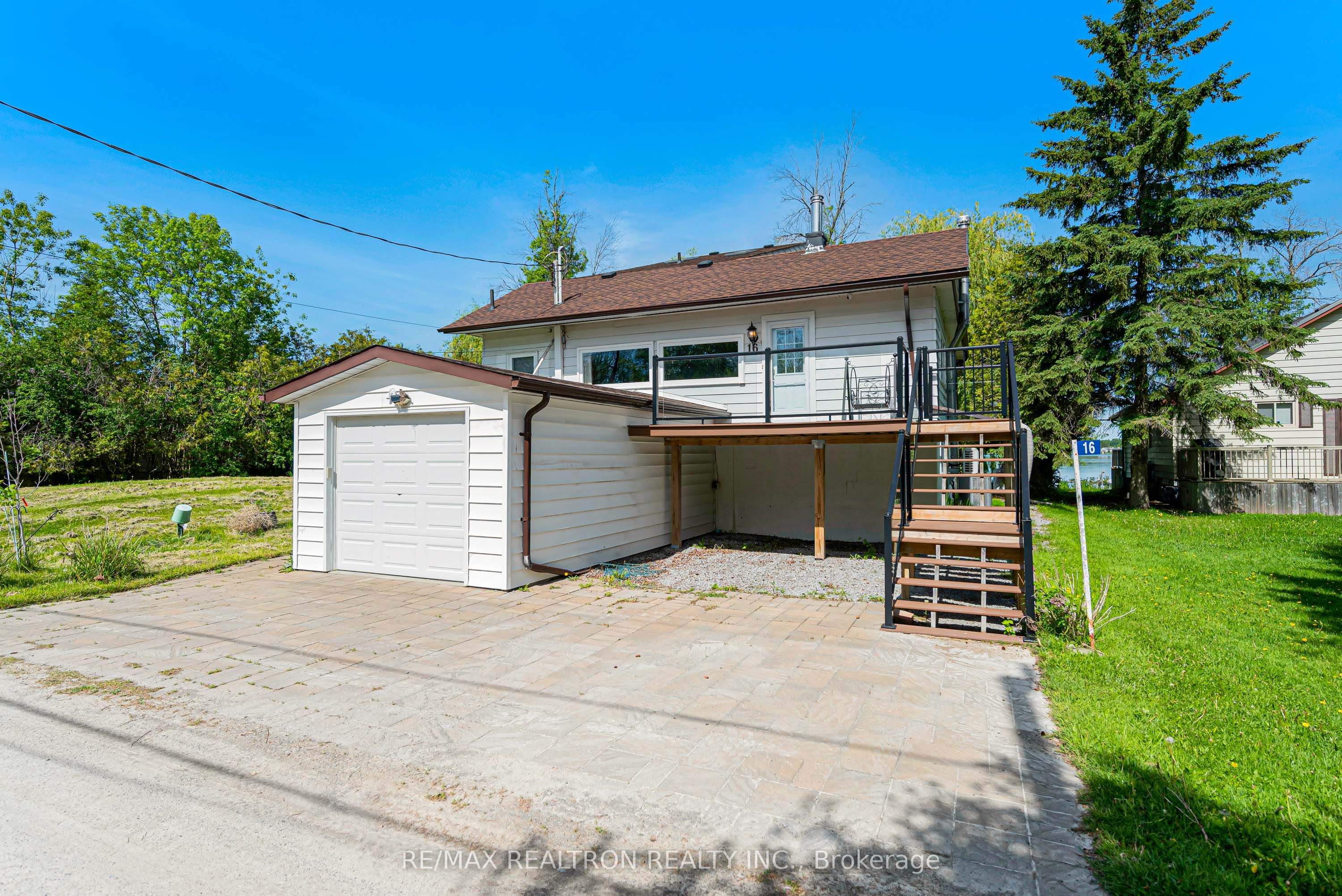16 Birch Island Road Property Photo 5