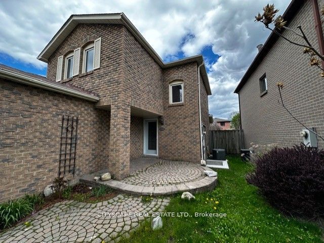 82 Chatfield Drive Property Photo 2