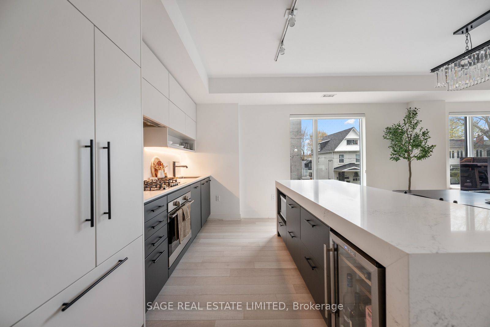 1888 Queen Street E 206 Property Photo 18