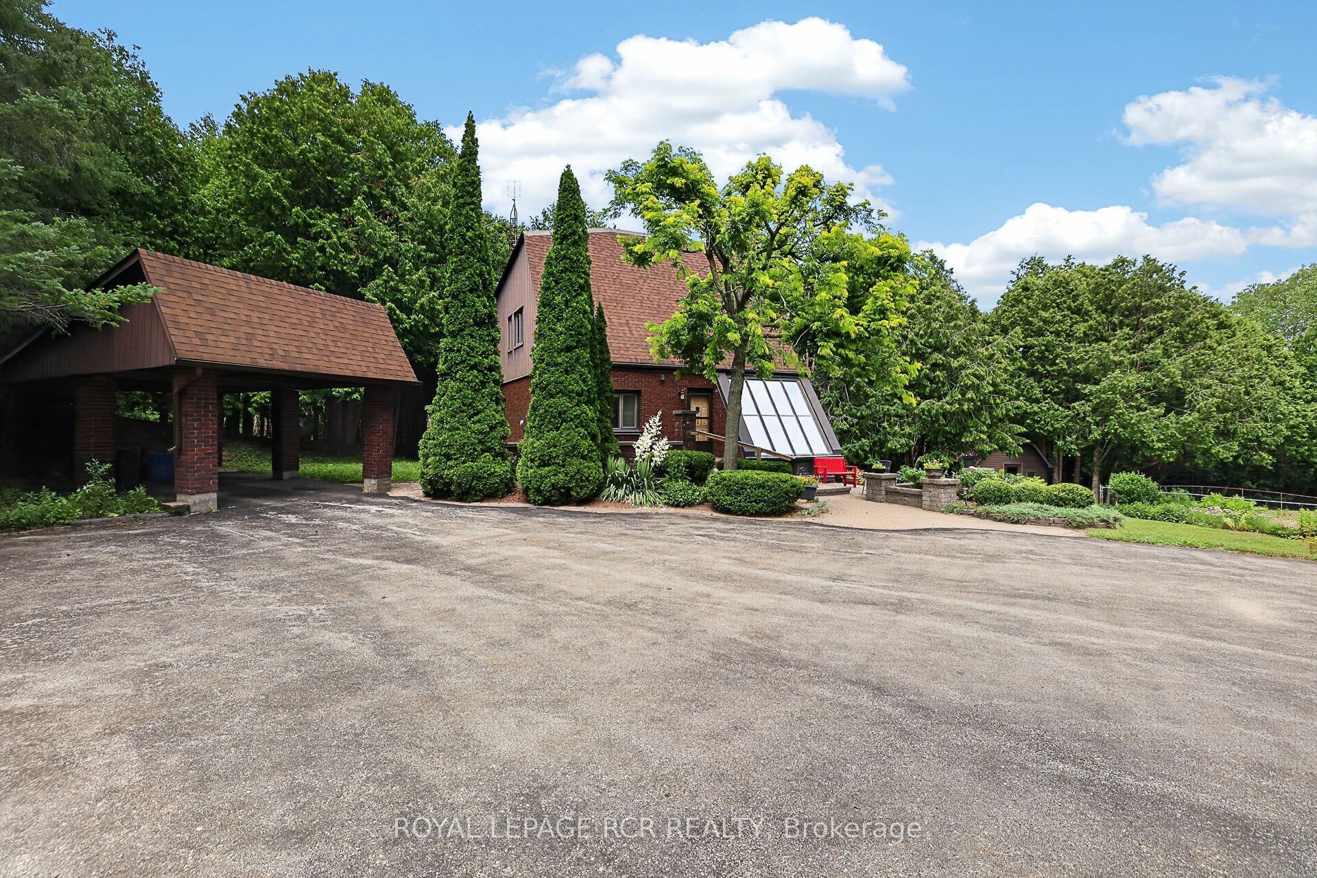 502 Townline Road Property Photo 6